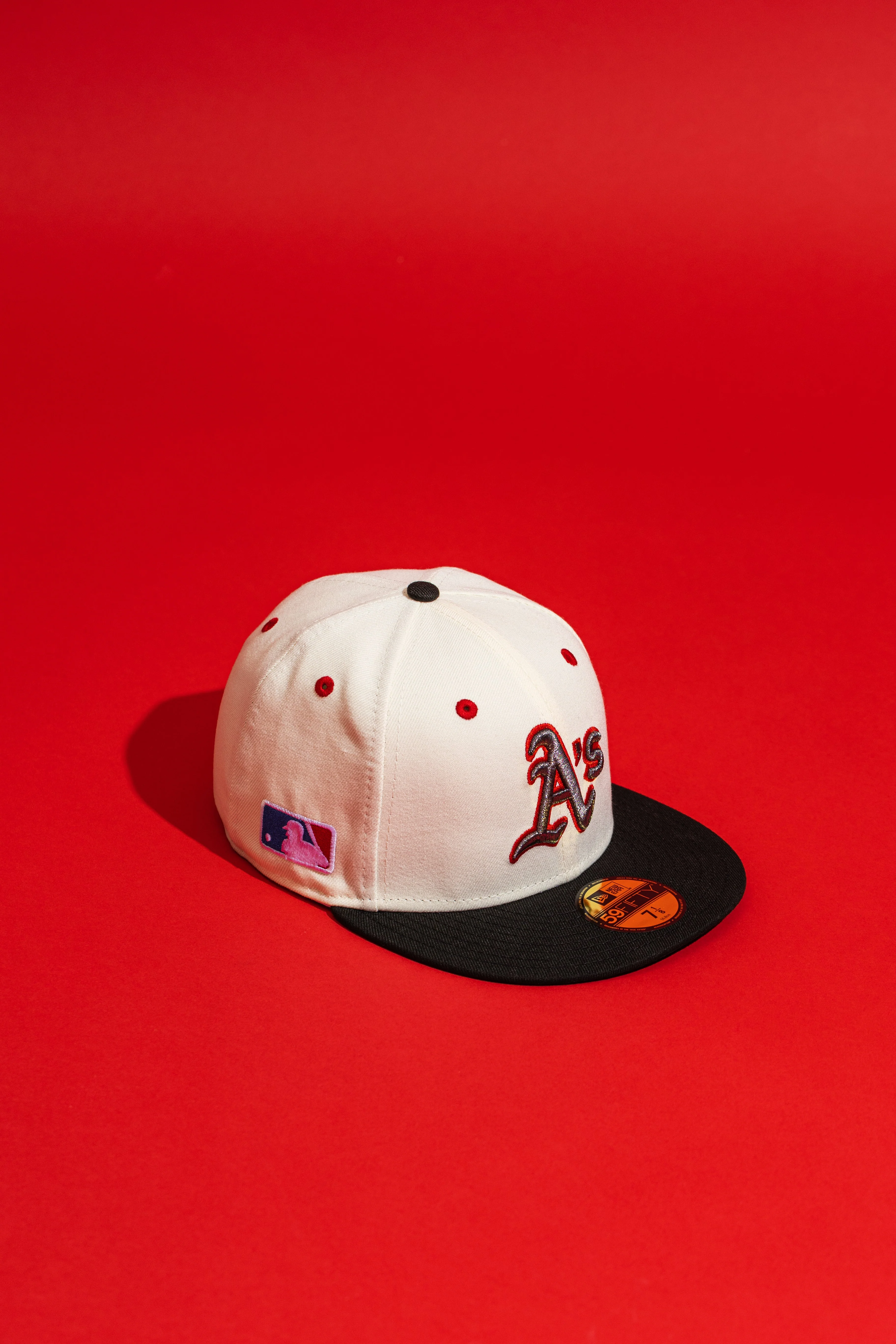 NEW ERA “FRE-WAX” OAKLAND A'S FITTED HAT (CHROME/BLACK) - Image 5