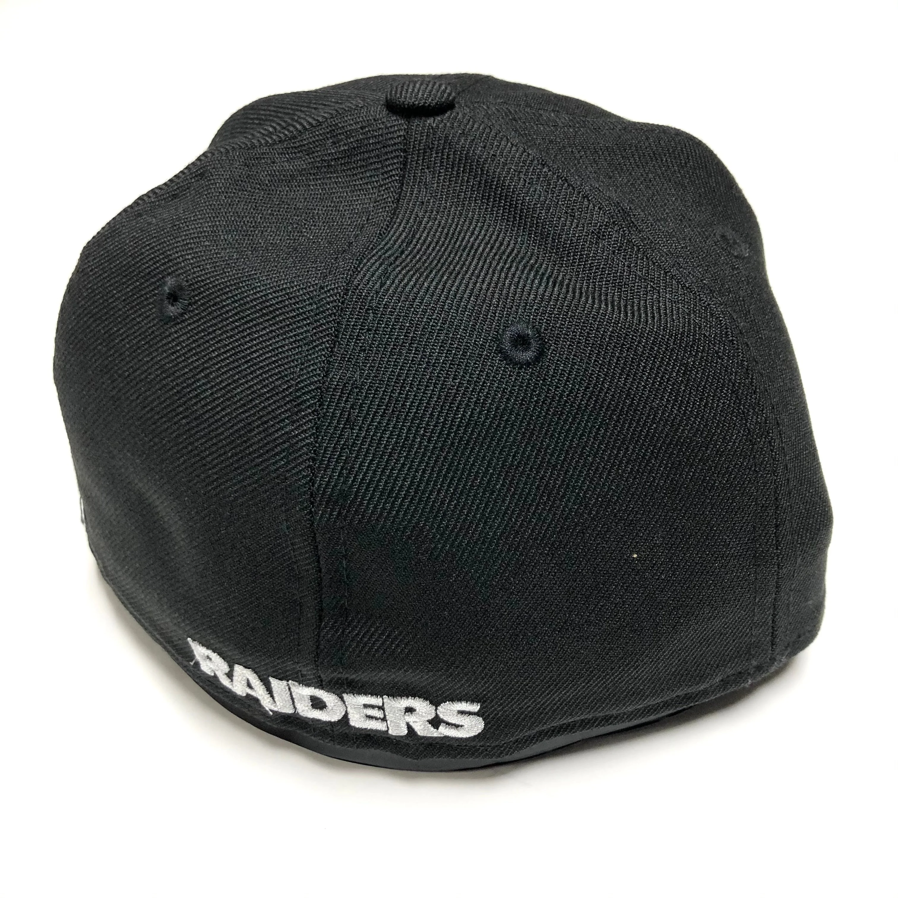 NEW ERA "BASIC ON FIELD" OAKLAND RAIDERS FITTED HAT (BLACK/SILVER) - Image 2