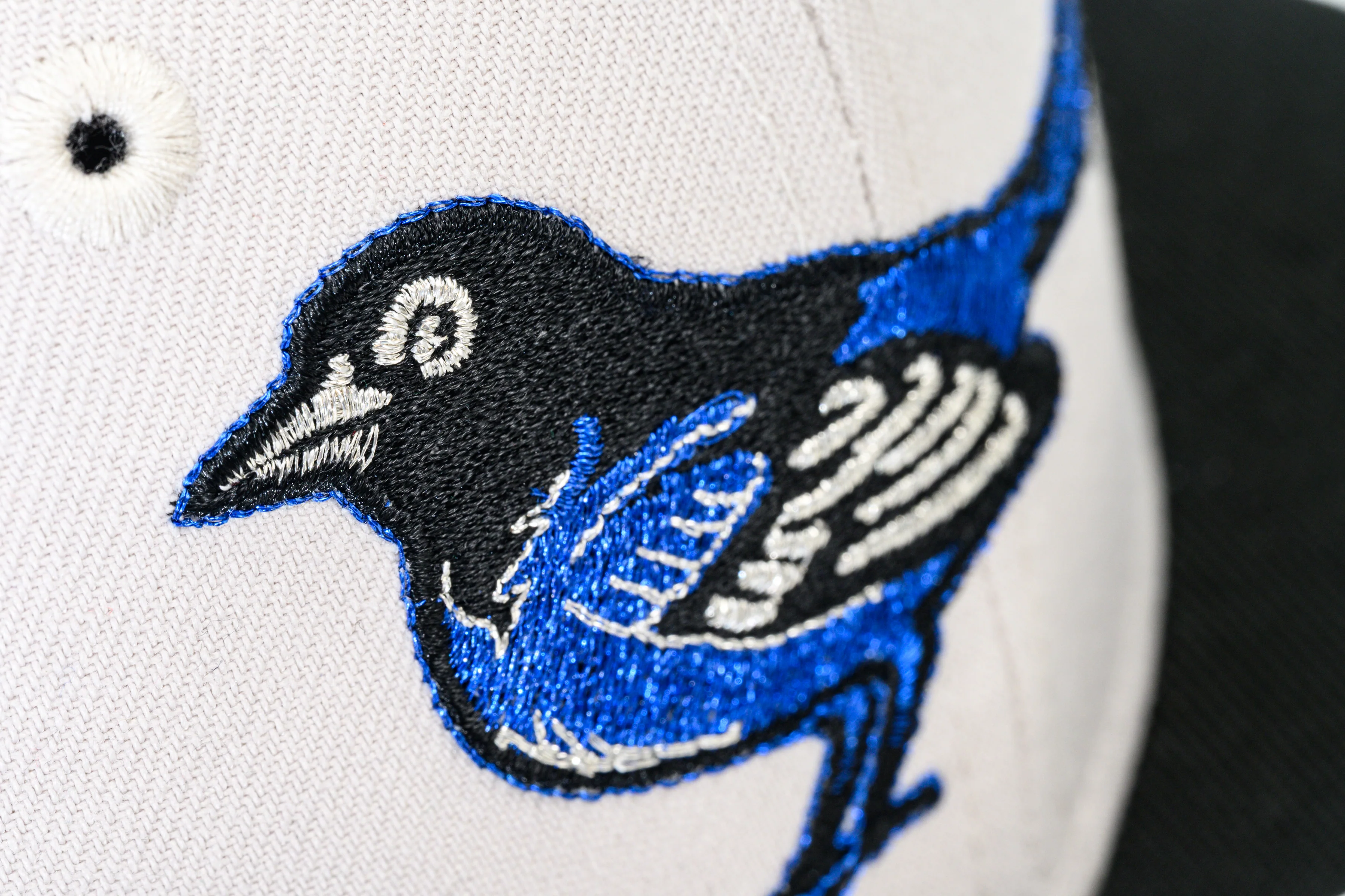 NEW ERA "BLUE BIRD” BALTIMORE ORIOLES FITTED HAT (STONE/BLACK) - Image 11