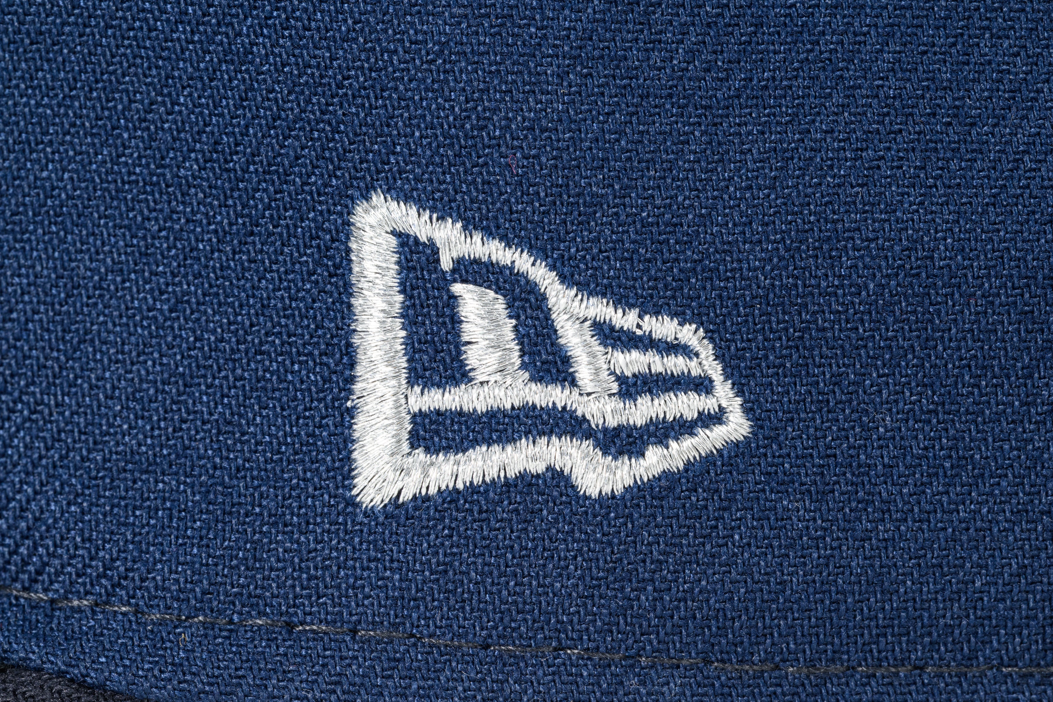 NEW ERA "BLUE WATERS” SAN JOSE SHARKS FITTED HAT (OCEANSIDE BLUE/NIGHTSHIFT NAVY) - Image 3