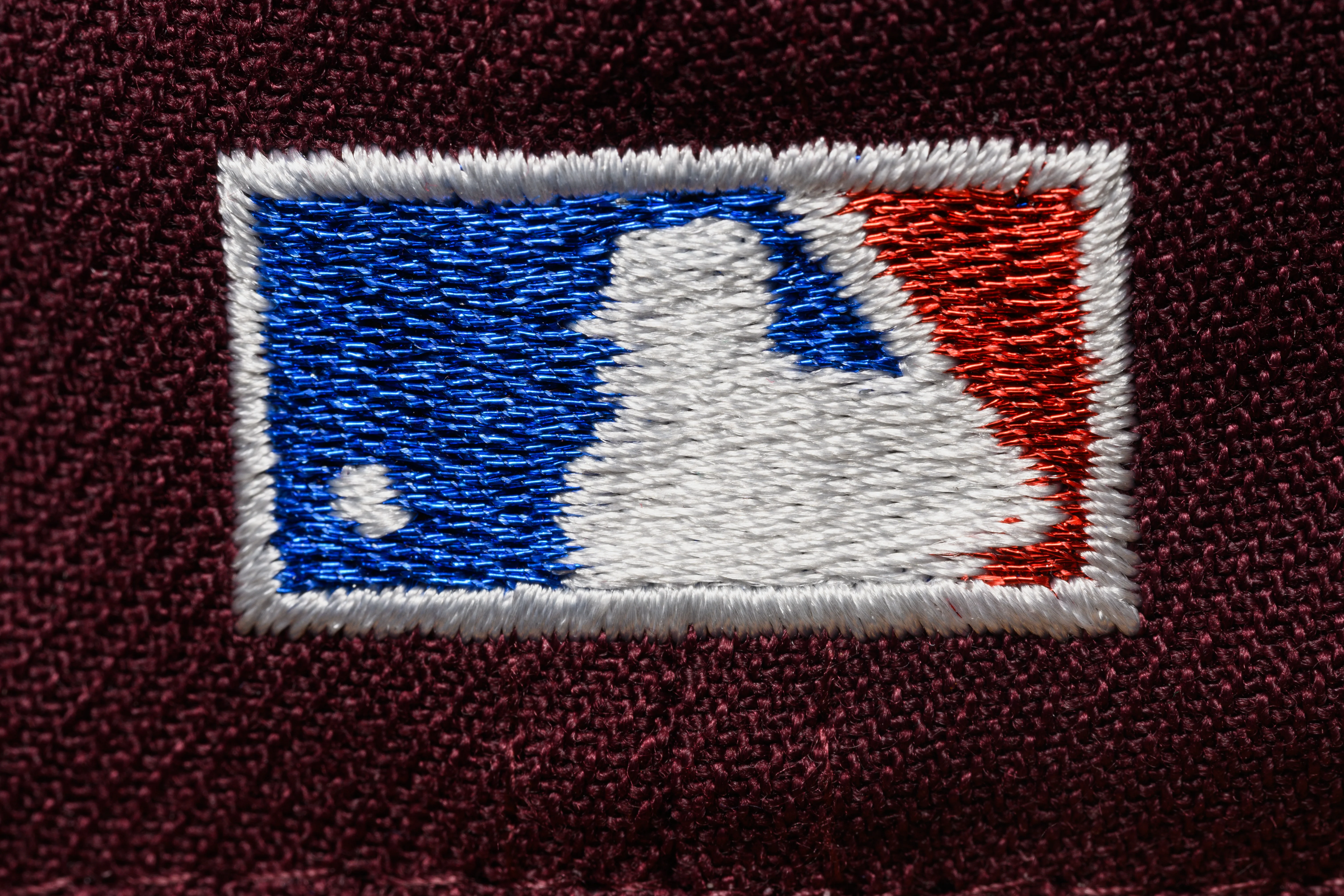 NEW ERA "BIG 3"SF GIANTS FITTED HAT (MAROON/METALLIC SILVER) - Image 3