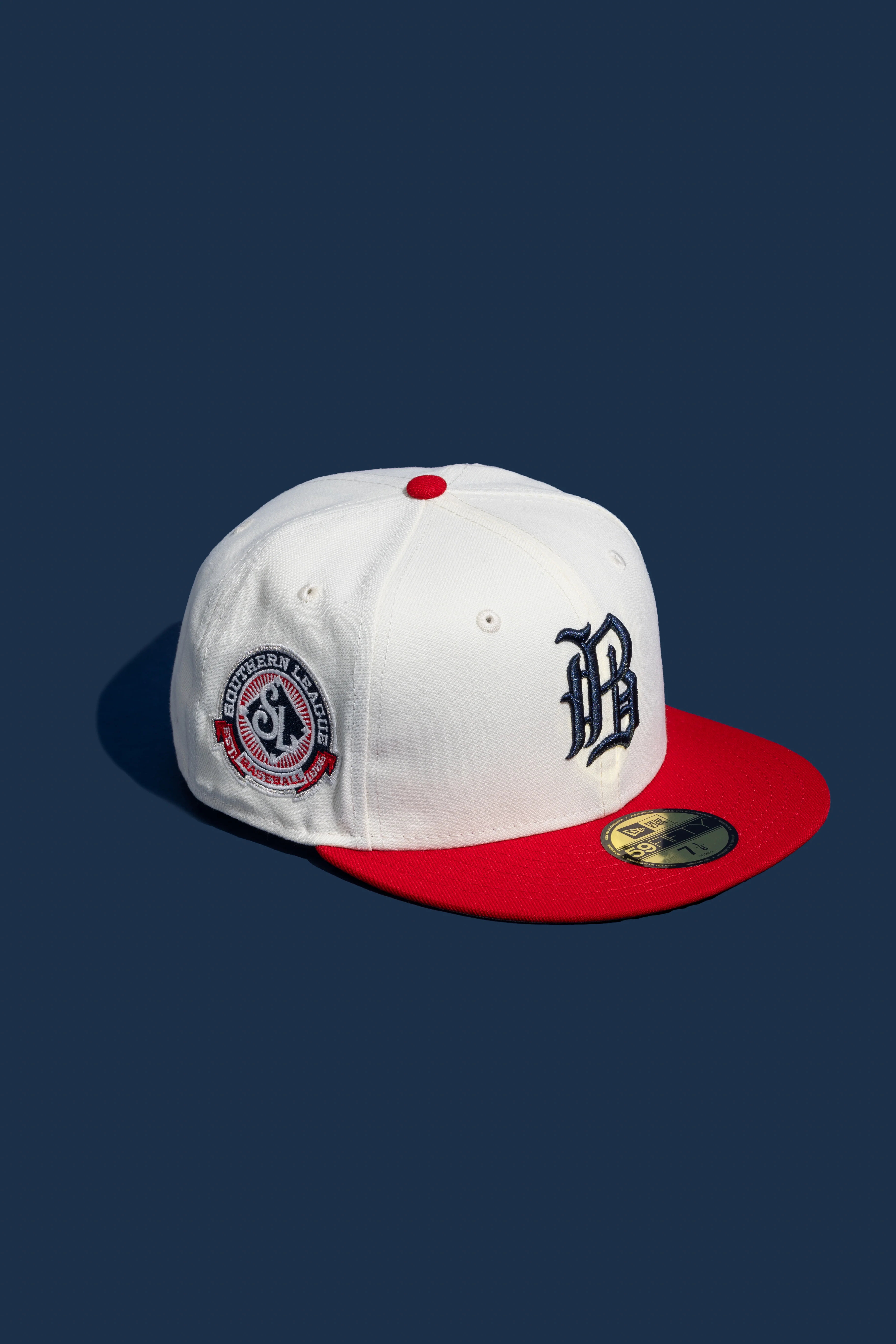 NEW ERA “BULLDOG” BIRMINGHAM BARONS FITTED HAT (CHROME WHITE/RED/NAVY BLUE)