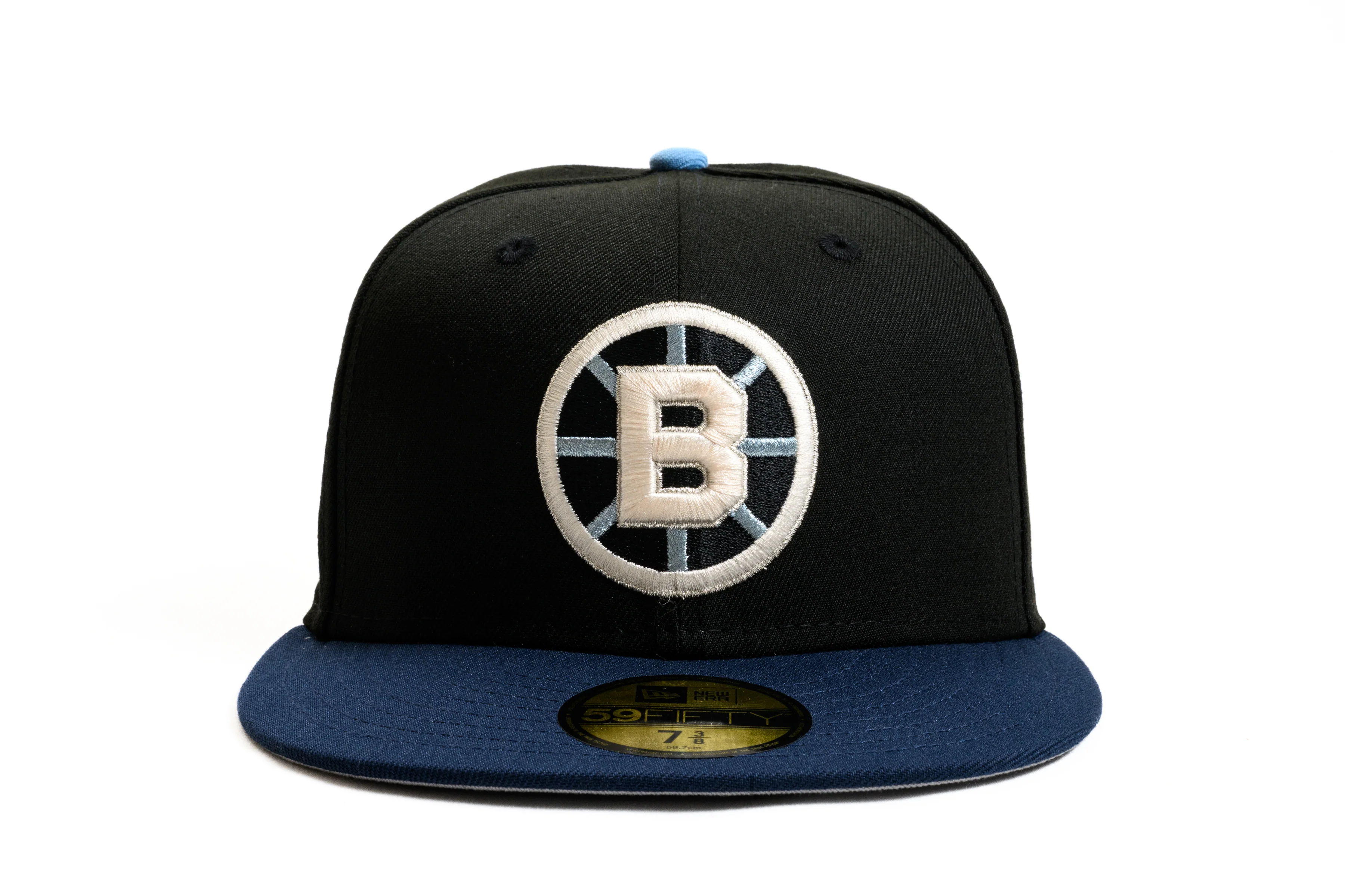 NEW ERA "BULLSEYE" BOSTON BRUINS FITTED HAT (BLACK/OCEANSIDE BLUE/SKY BLUE) - Image 4