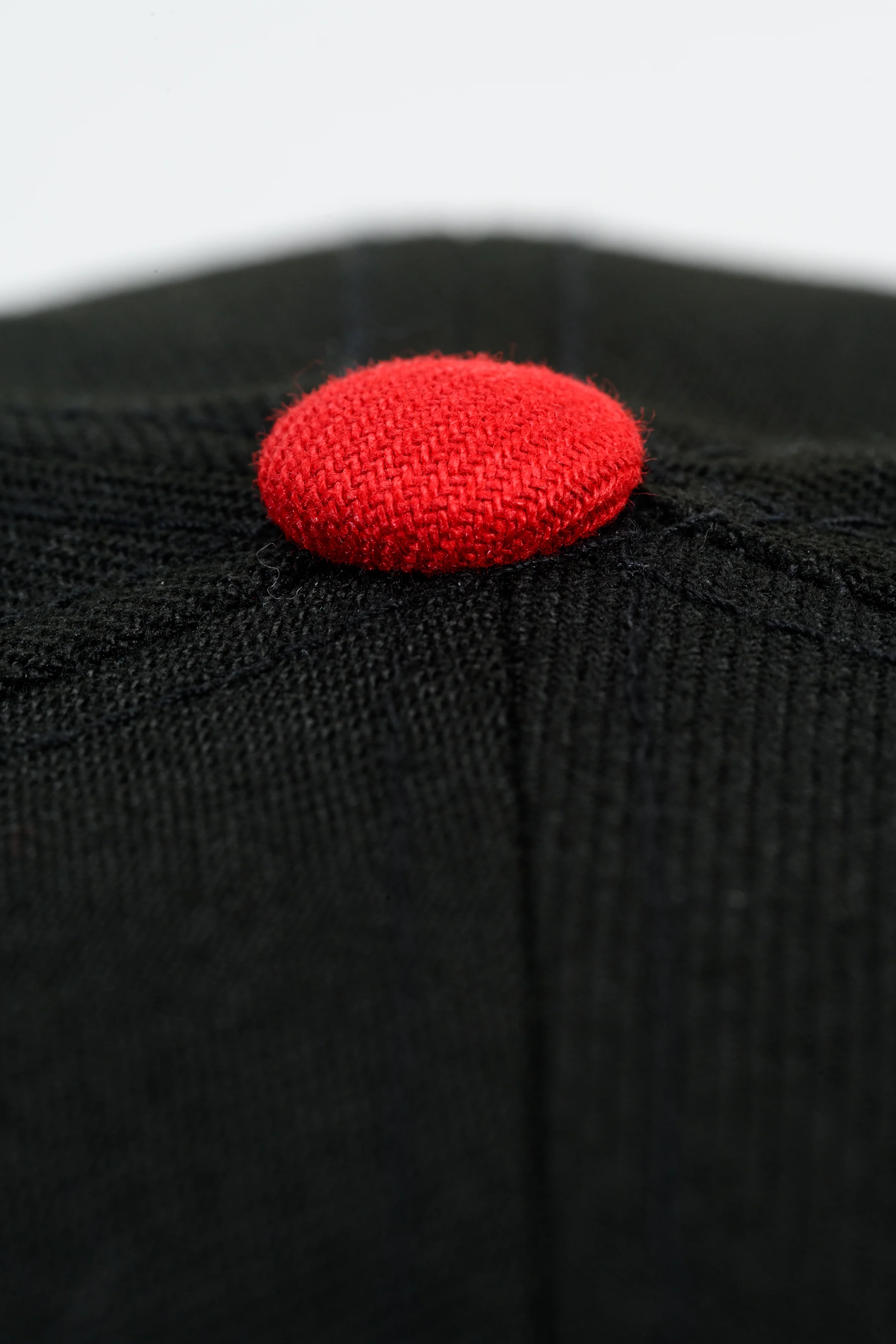 NEW ERA "BRICK" CHICAGO CUBS FITTED HAT (BLACK/RED) - Image 8