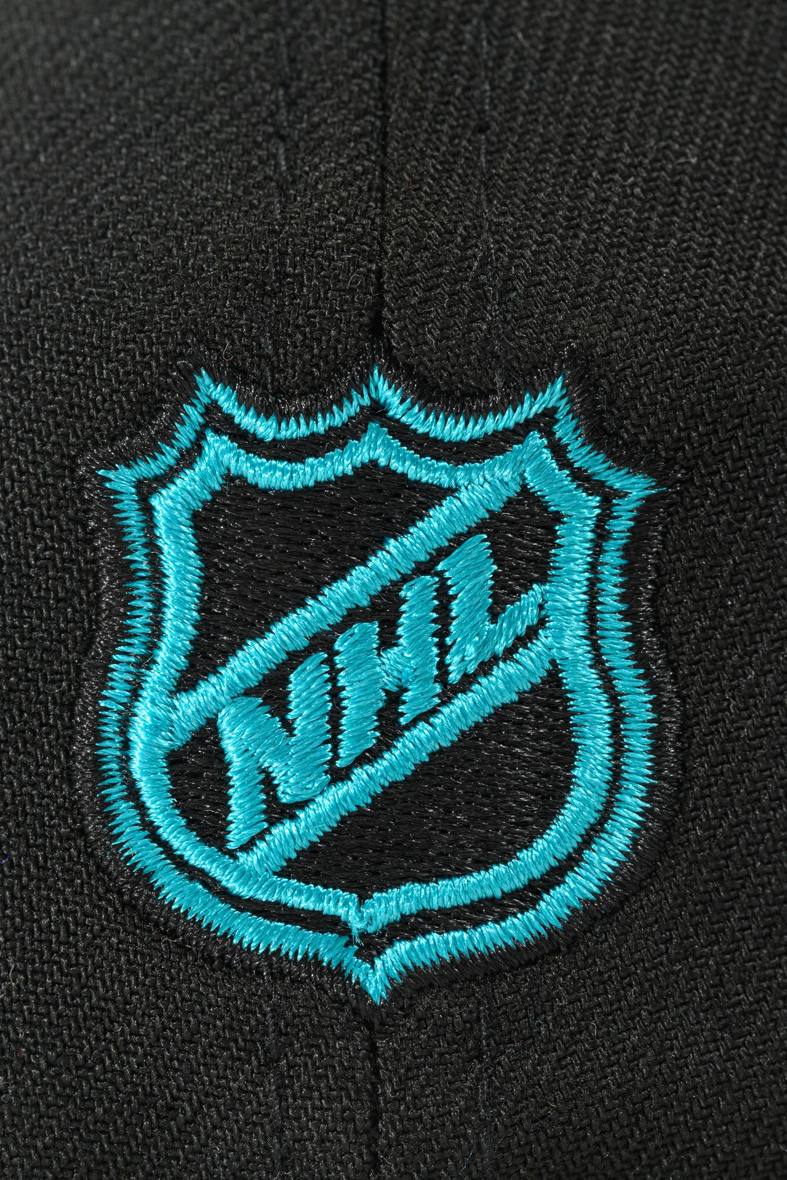 NEW ERA "COLOR BLOCK" SAN JOSE SHARKS FITTED HAT (BLACK/TEAL) - Image 9