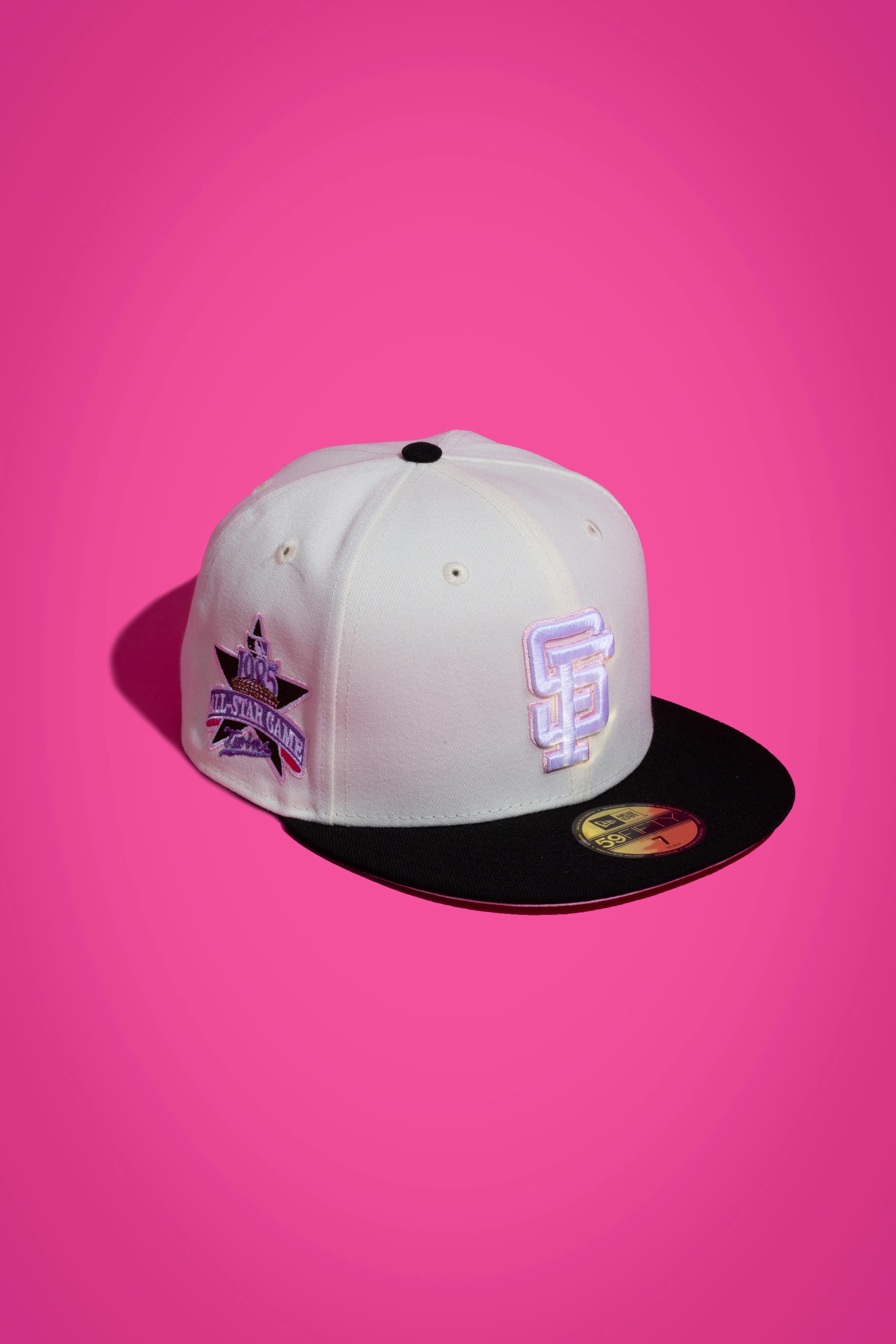 NEW ERA "CRUISE" SAN FRANCISCO GIANTS FITTED HAT (CHROME/BLACK/PINK)