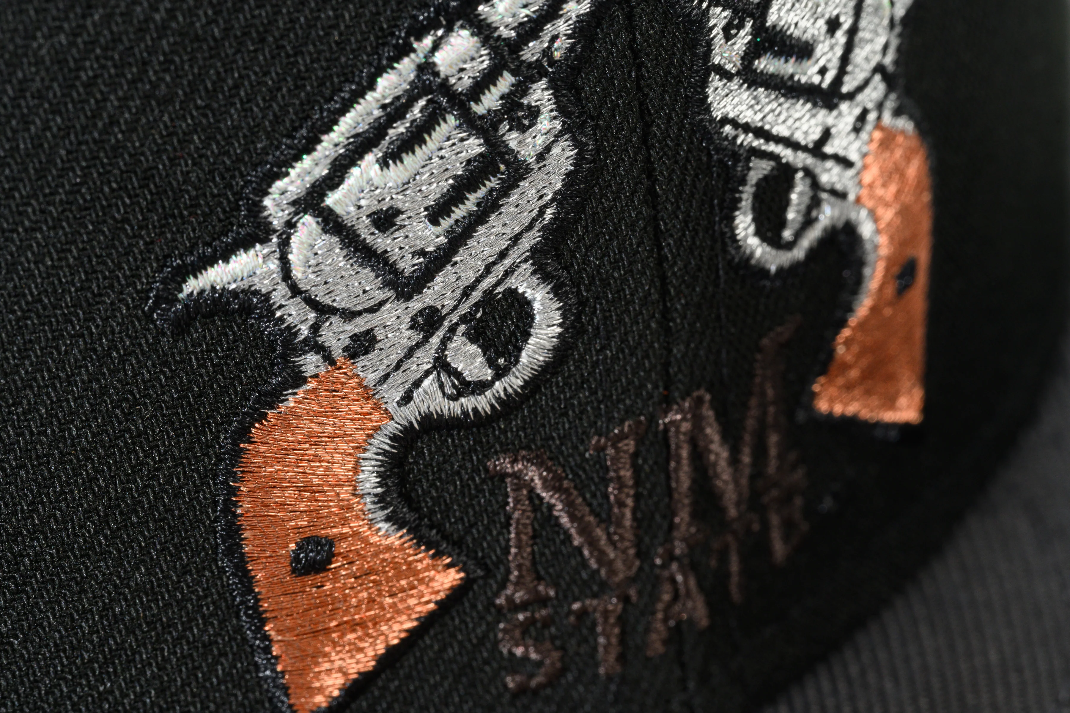 NEW ERA "DEADWOOD" NEW MEXICO AGGIES FITTED HAT (BLACK/DARK GRAPHITE) - Image 7