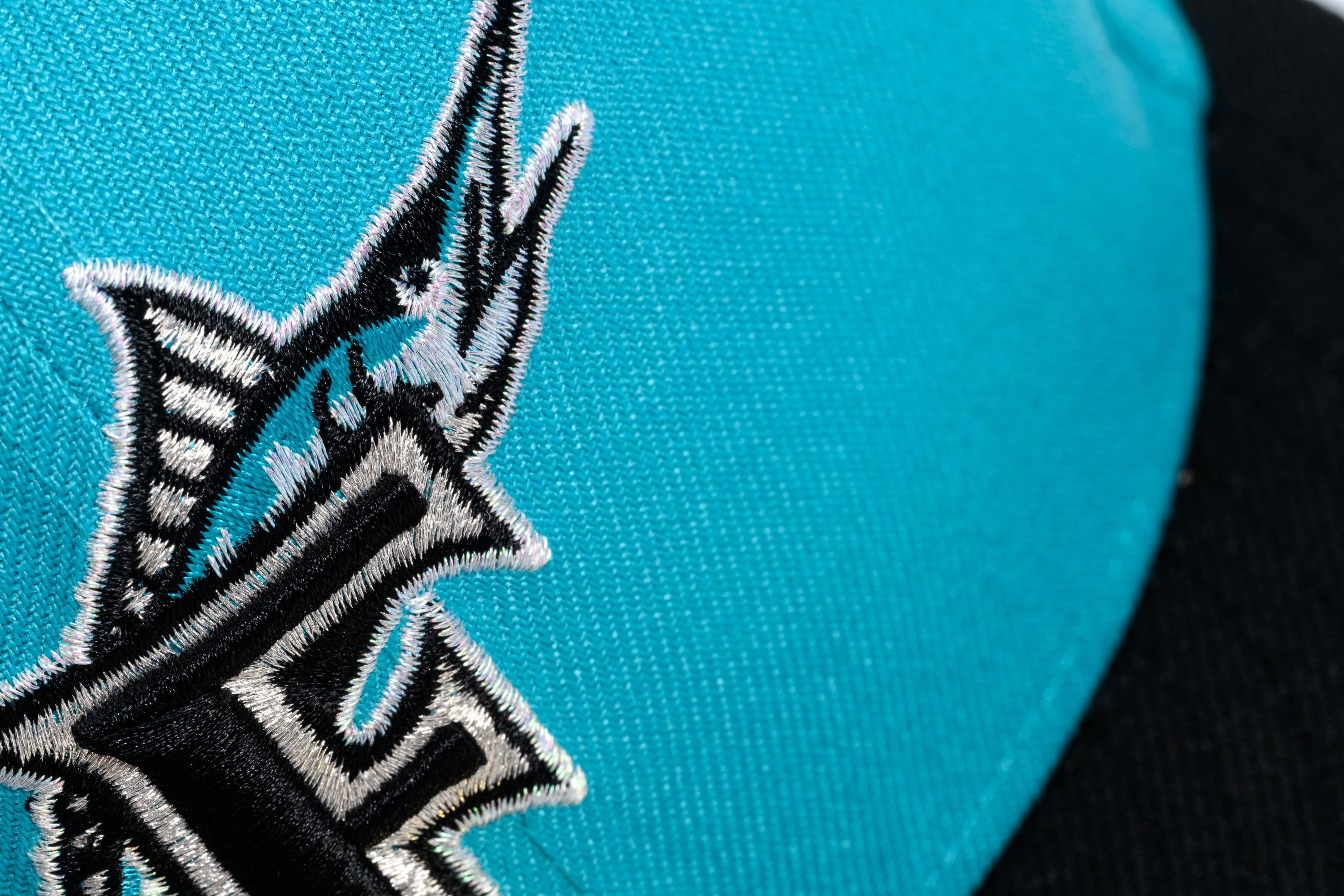 NEW ERA "DELUXE" FLORIDA MARLINS FITTED HAT (TEAL/BLACK) - Image 6