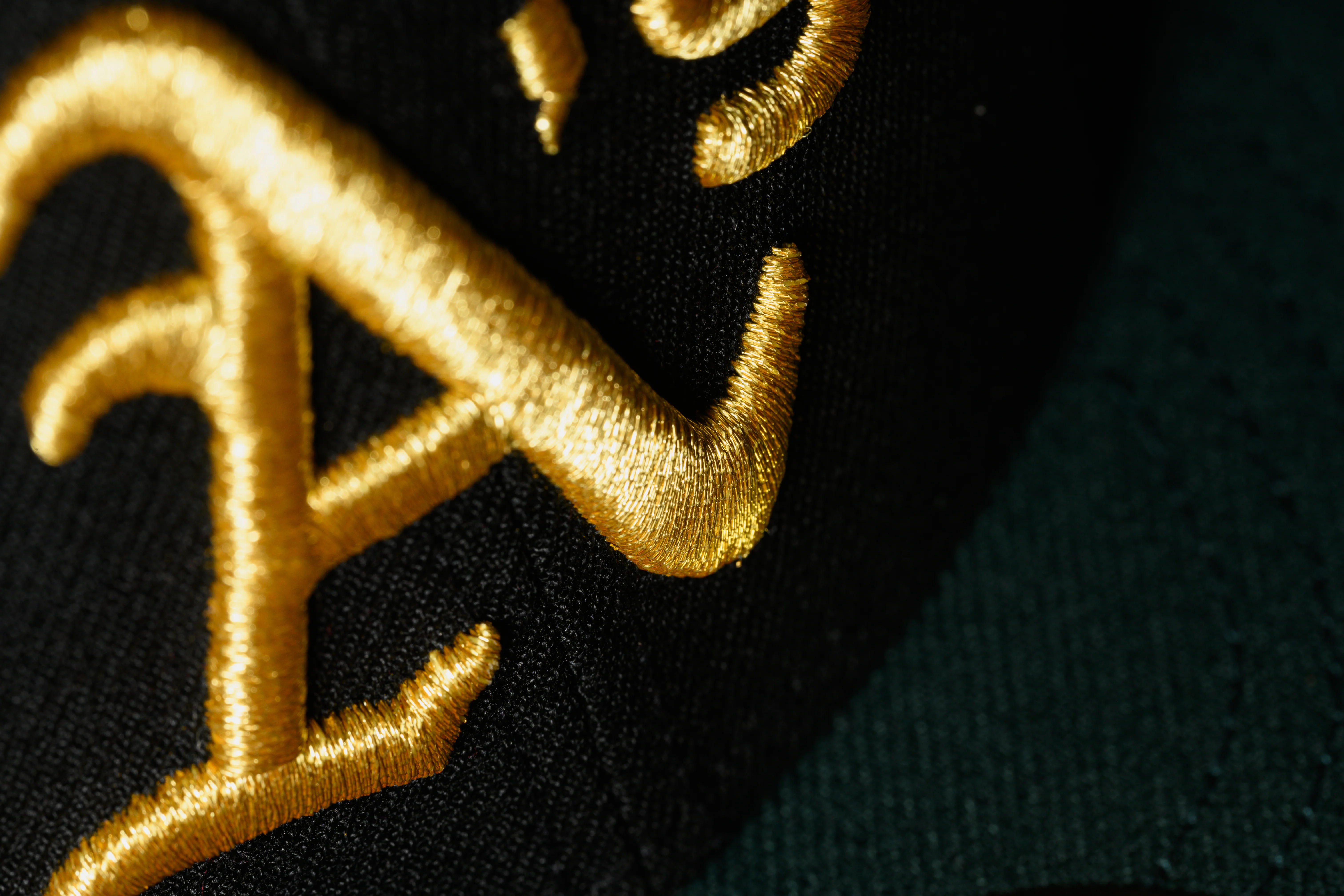 NEW ERA "HOMETOWN RICKEY" OAKLAND A'S FITTED HAT (BLACK/DARK GREEN) - Image 6