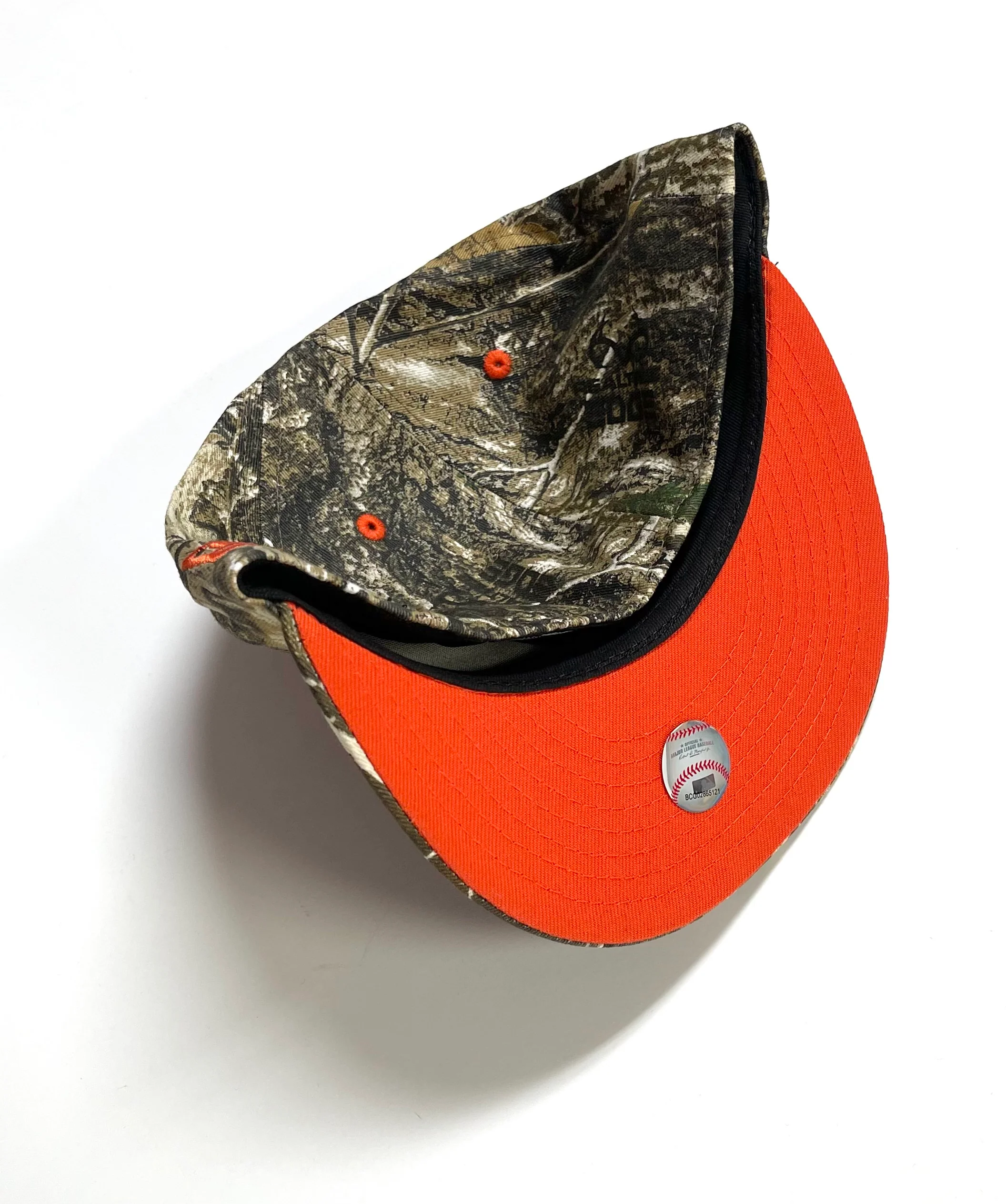 NEW ERA “HUNTING SEASON” BALTIMORE ORIOLES FITTED HAT (ORANGE UV) - Image 2