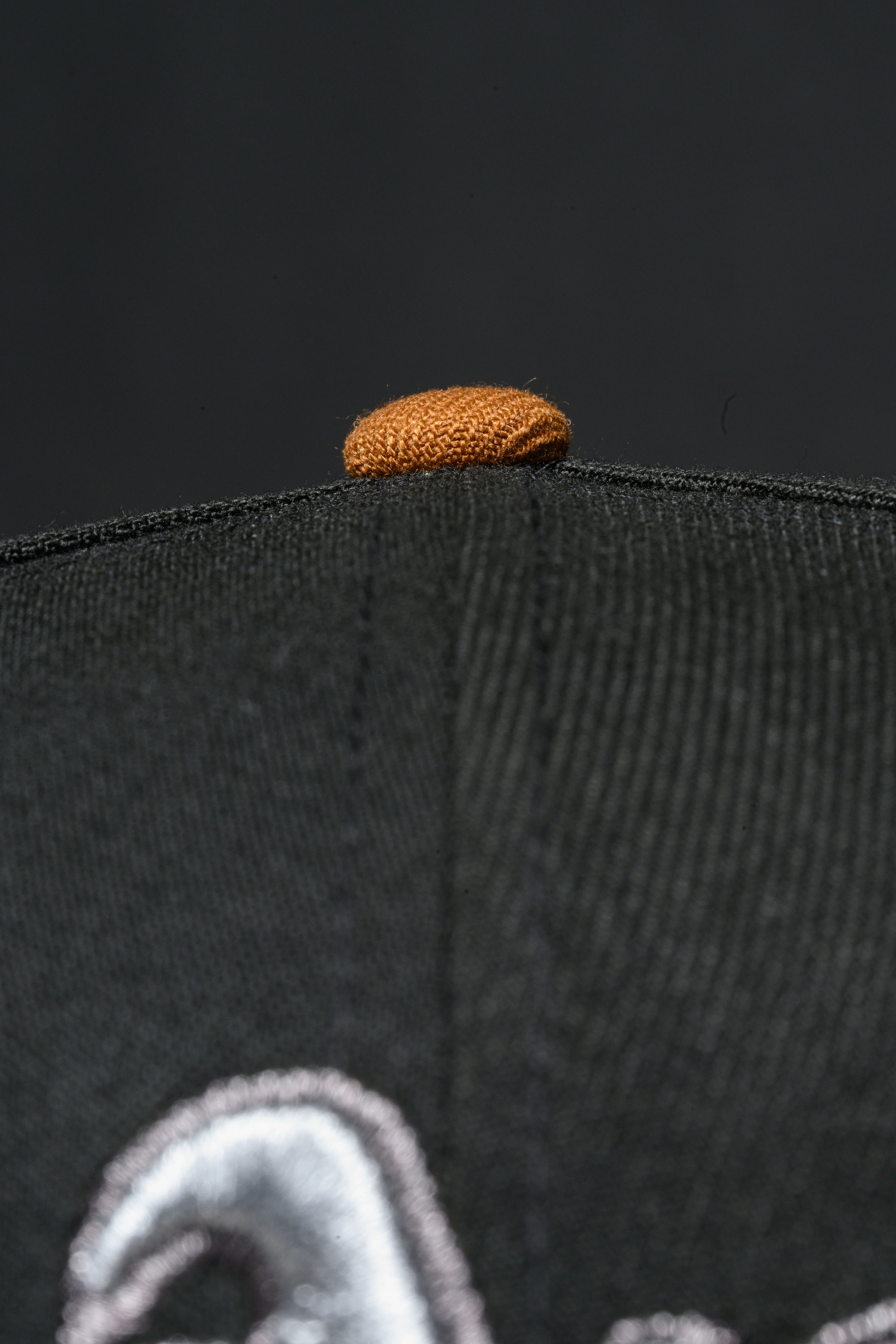 NEW ERA "OAKLAND INFIELD" OAKLAND A'S FITTED HAT (BLACK/TOASTED PEANUT) - Image 6
