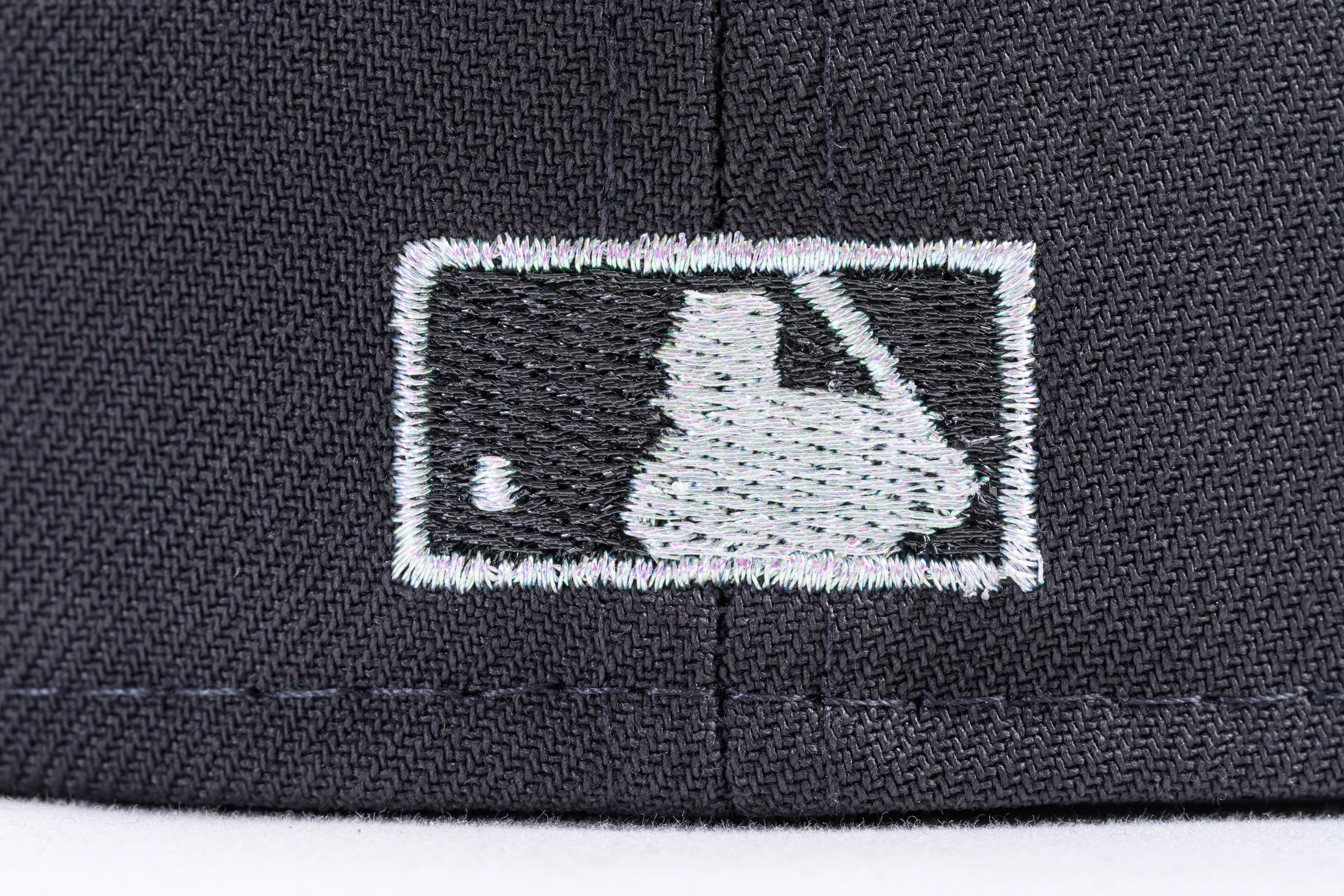 NEW ERA "IRON DRAGON" SAN FRANCISCO GIANTS  FITTED HAT (DARK GRAPHITE/BLACK) - Image 2