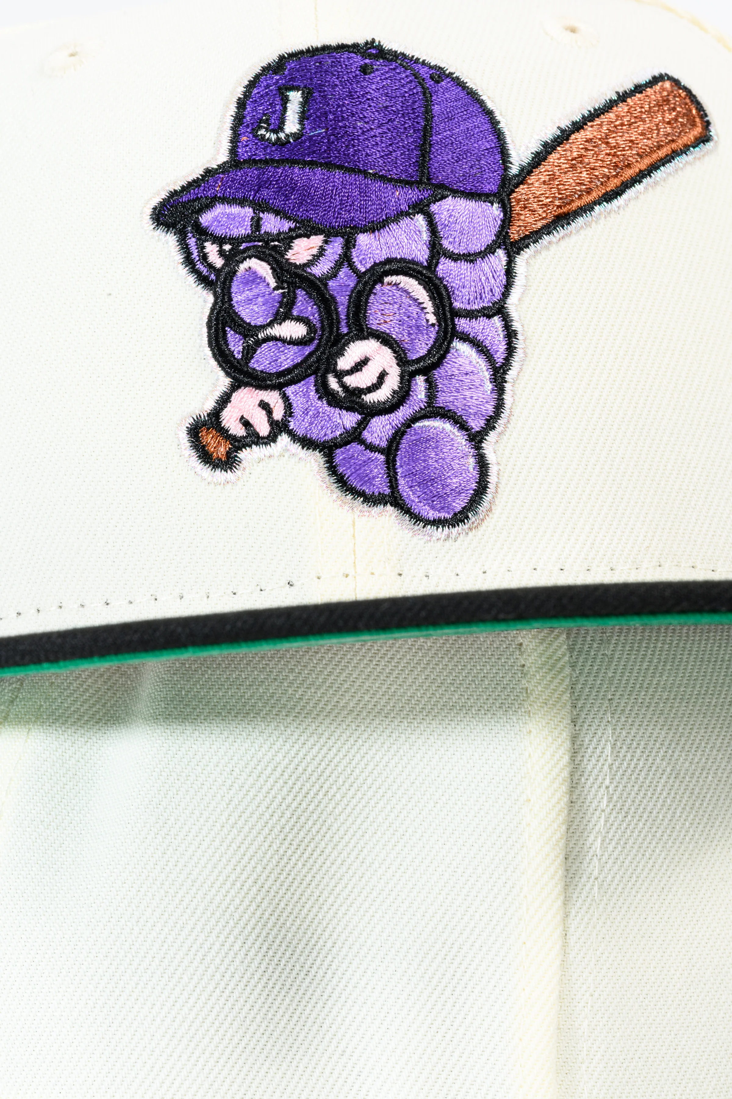 NEW ERA "MIXTAPE" JAMESTOWN JAMMERS FITTED HAT (CHROME/BLACK/PURPLE) - Image 4