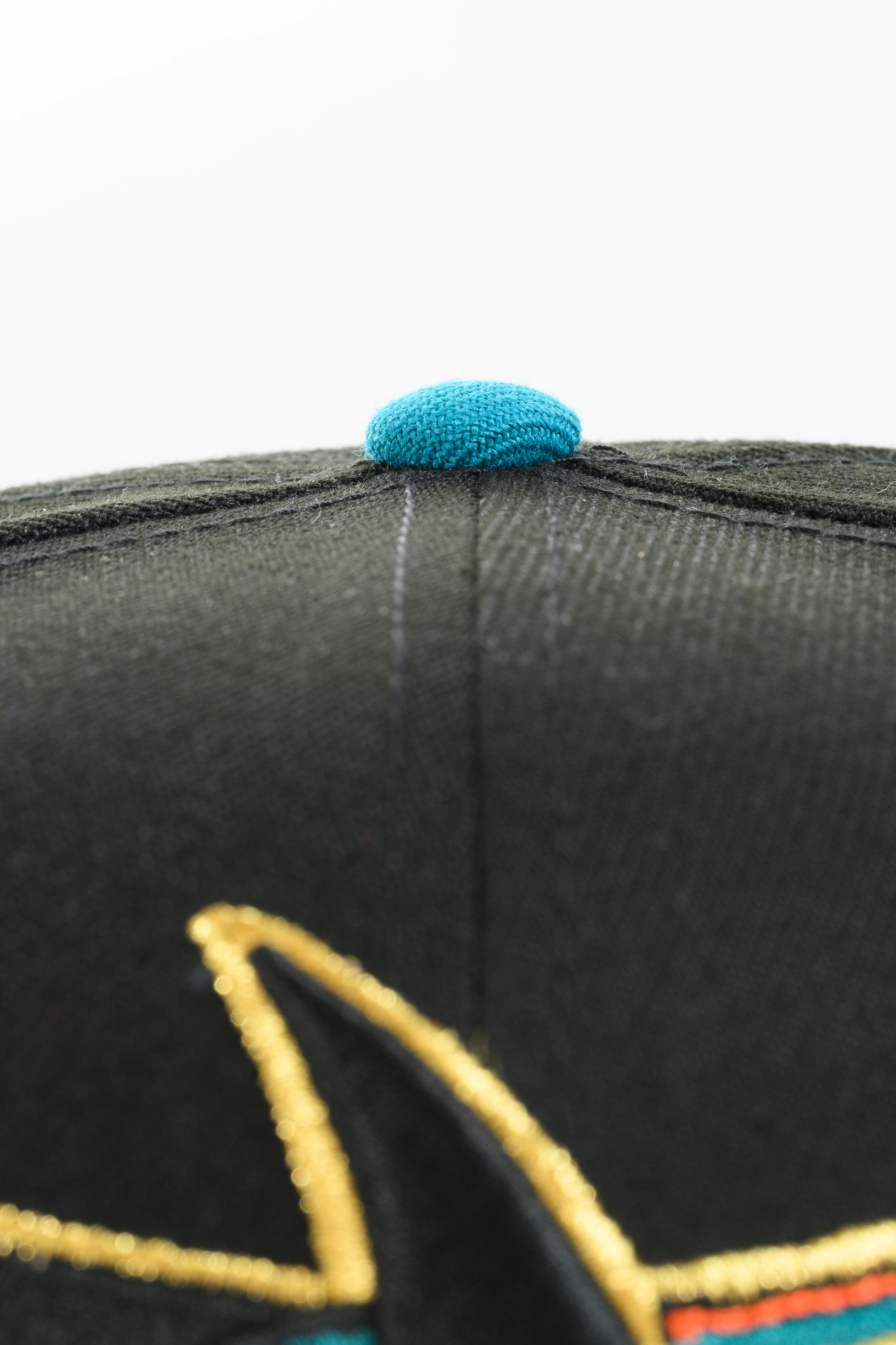 NEW ERA "NIGHT AT THE TANK" SAN JOSE SHARKS FITTED HAT (BLACK/NAVY) - Image 7
