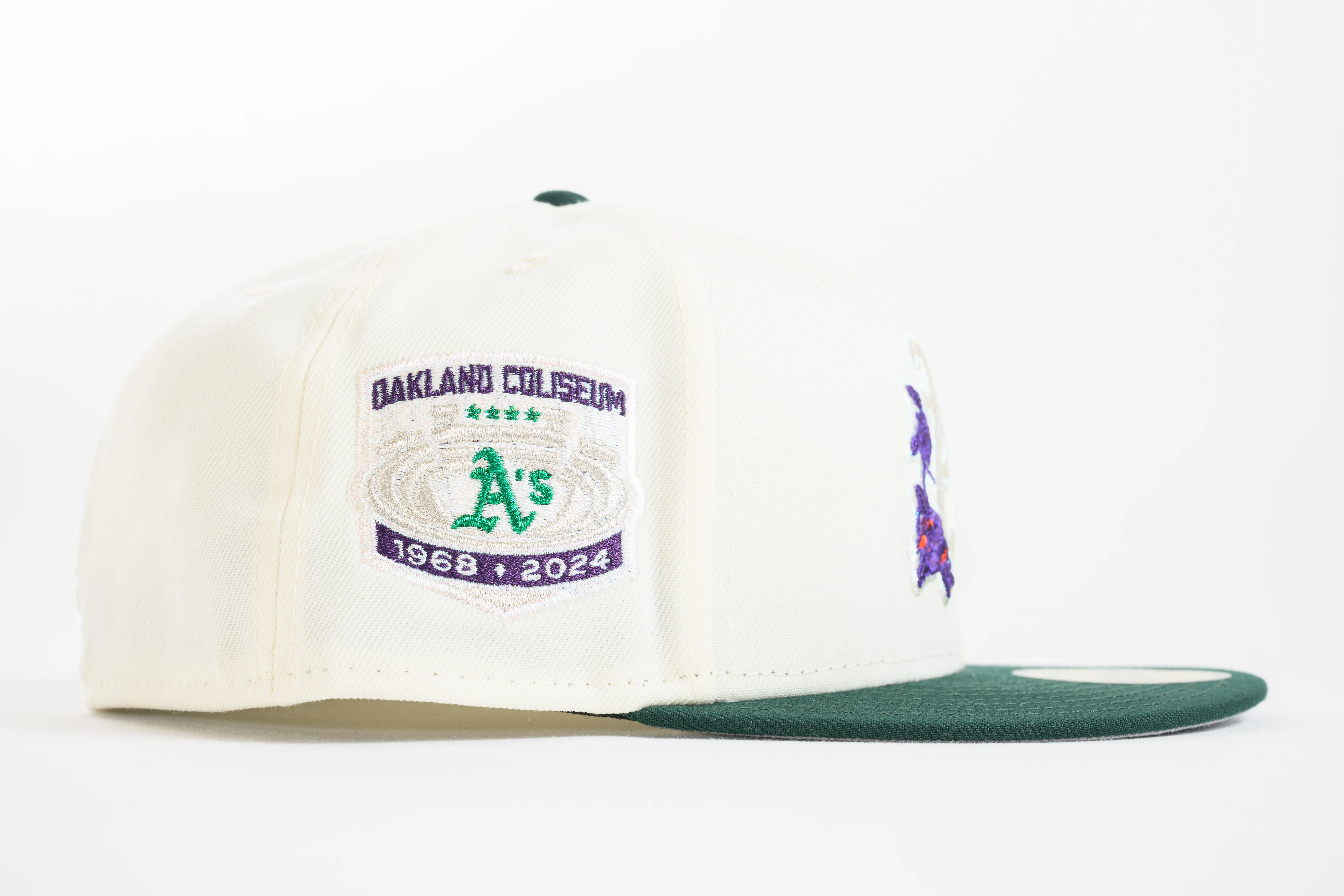 NEW ERA "OCBC / PURPLE FLOWERS" OAKLAND A'S FITTED HAT (CHROME/DARK GREEN) - Image 6