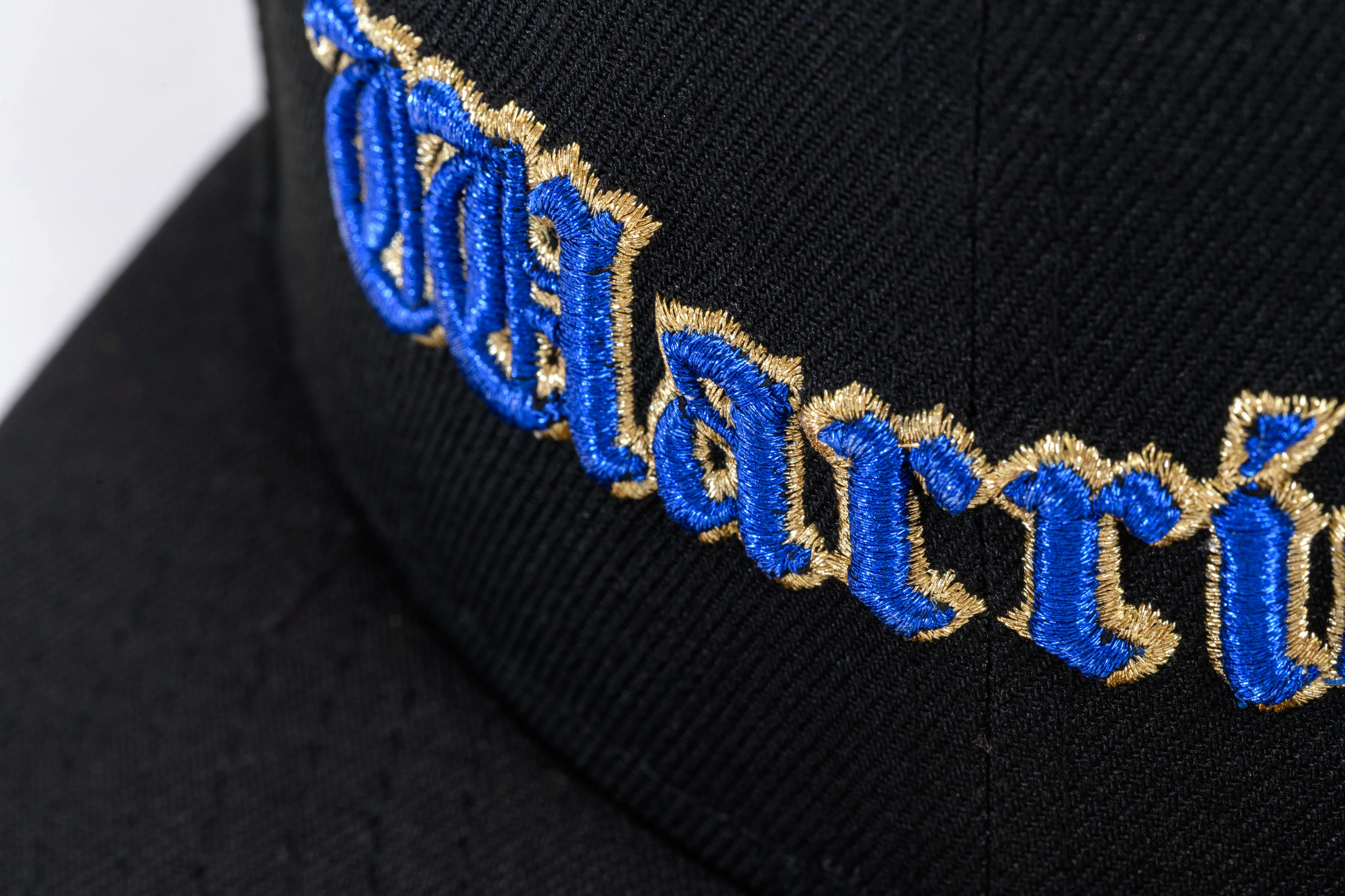 NEW ERA "OLD MONEY 2.0" GOLDEN STATE WARRIORS FITTED HAT (BLACK/ROYAL BLUE) - Image 5