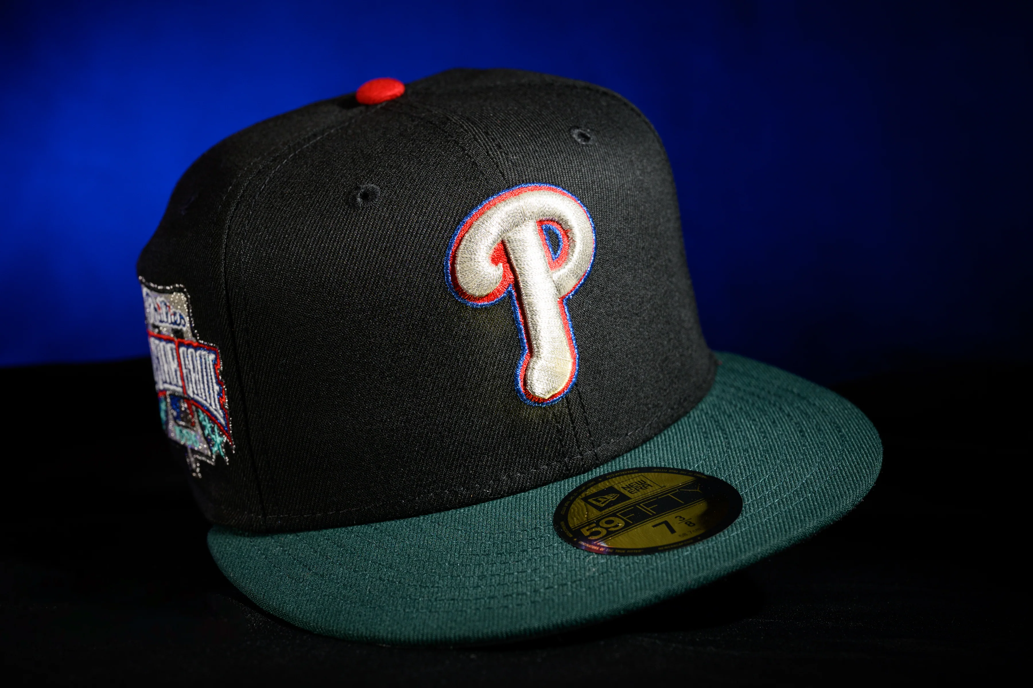 NEW ERA "OPT 2.0" PHILADELPHIA PHILLIES FITTED HAT (BLACK/DARK GREEN/RED)