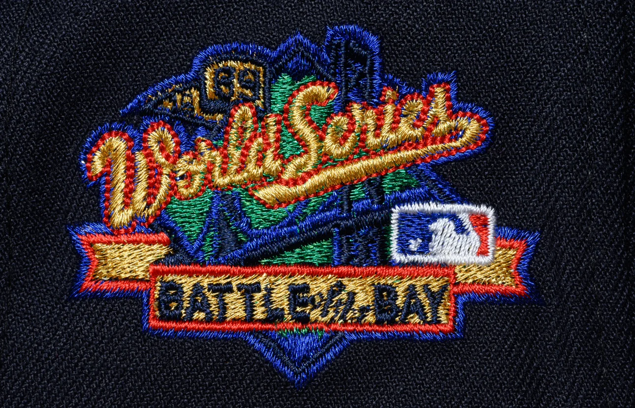 NEW ERA "PARADE IN THE BAY" OAKLAND ATHLETICS FITTED HAT + PIN (NAVY/DARK ROYAL) - Image 5