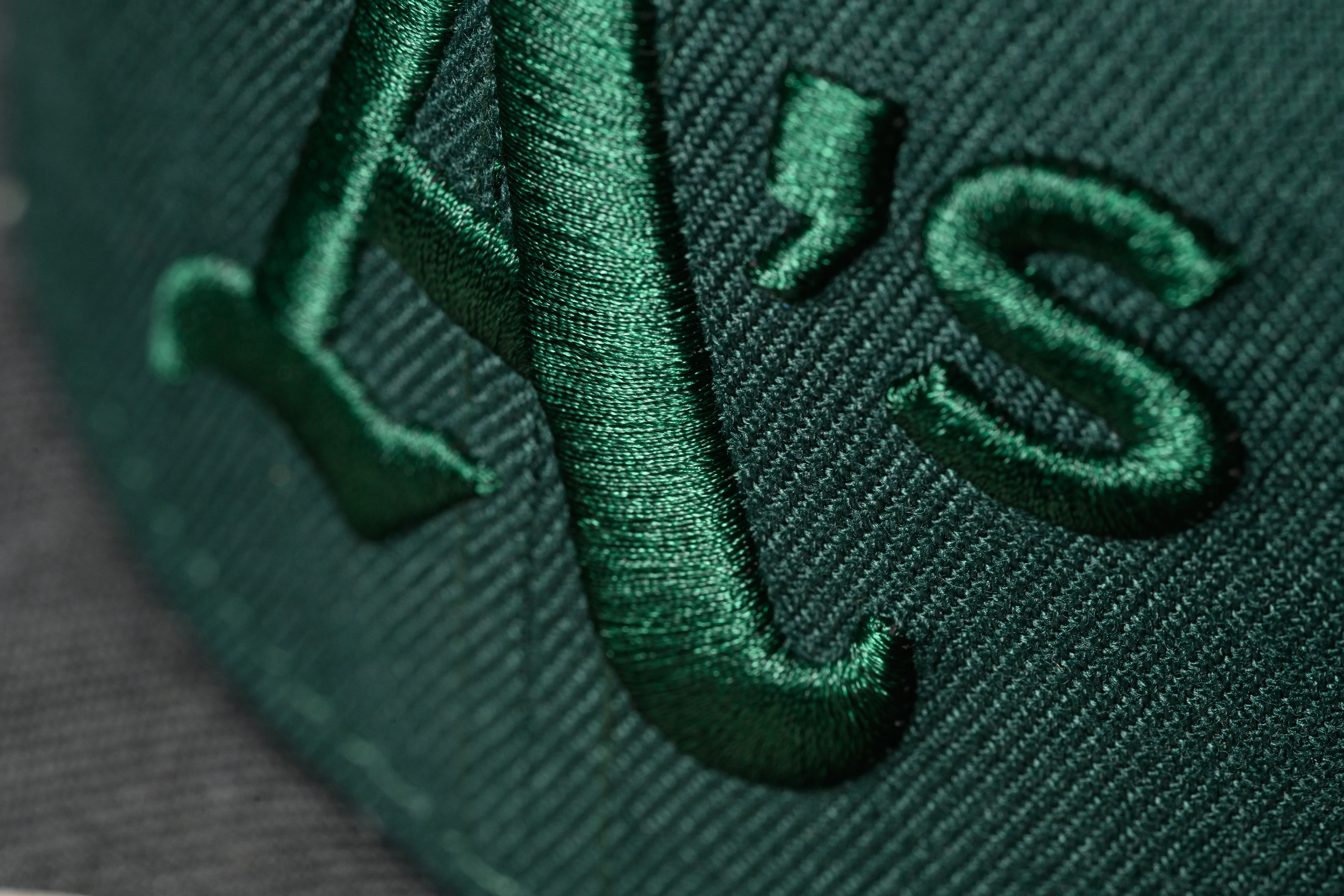 NEW ERA "PEACOAT" OAKLAND A'S FITTED HAT (DARK GREEN/GRAPHITE HEATHER) - Image 5