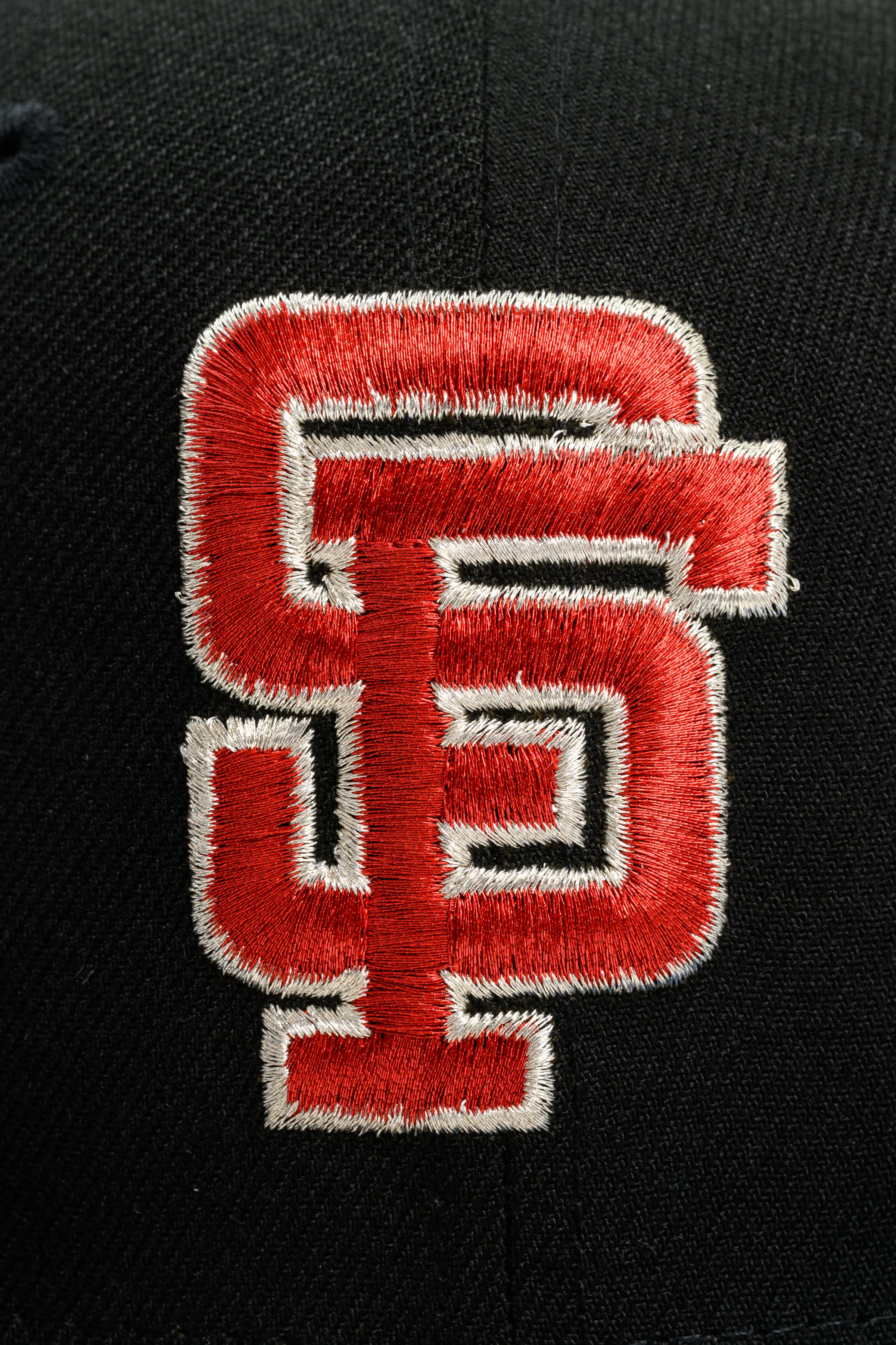NEW ERA "RARE AIR" SAN FRANCISCO GIANTS FITTED HAT (BLACK/BLUE) - Image 10