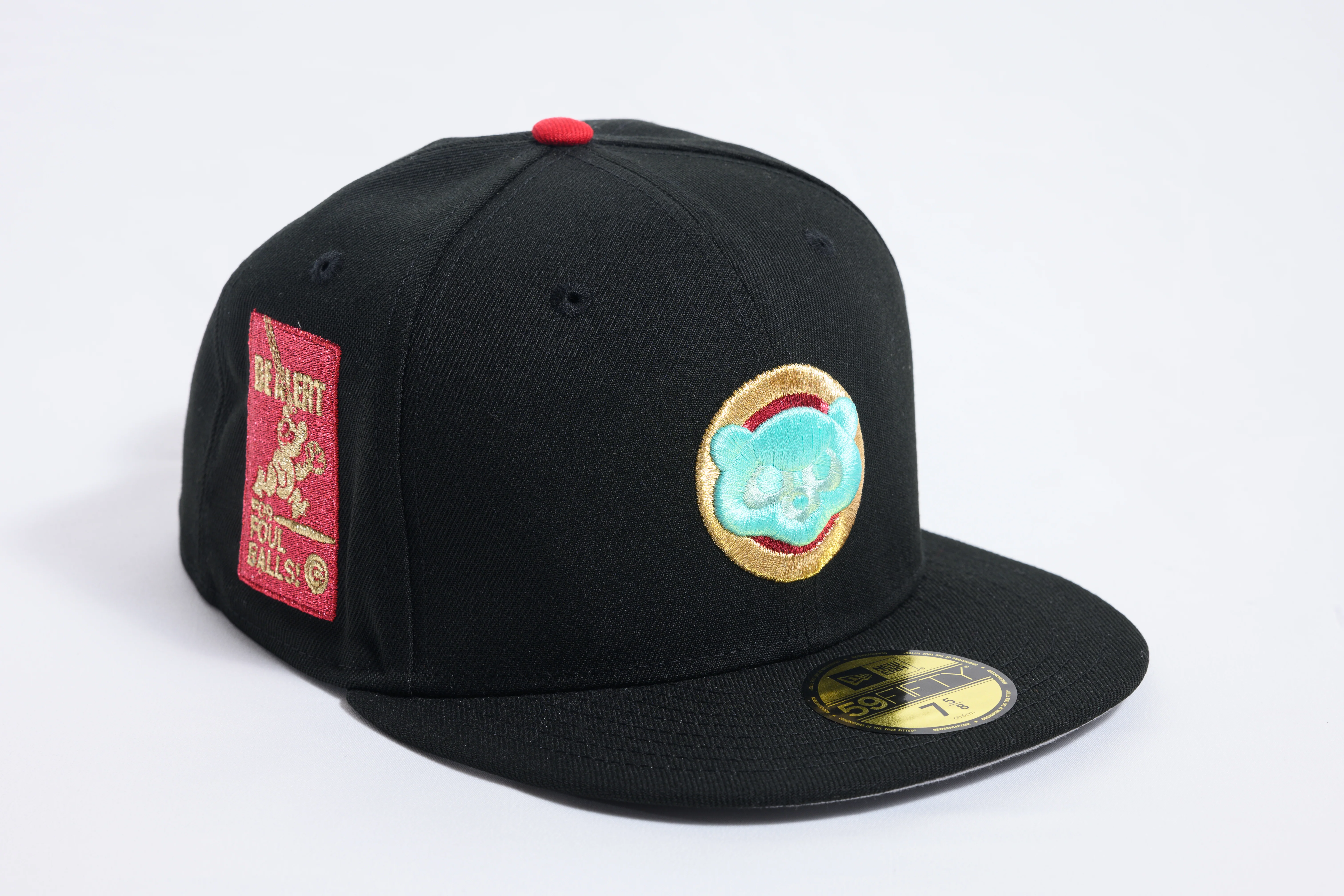 NEW ERA "RED ENVELOPE" CHICAGO CUBS FITTED HAT (BLACK/RED)