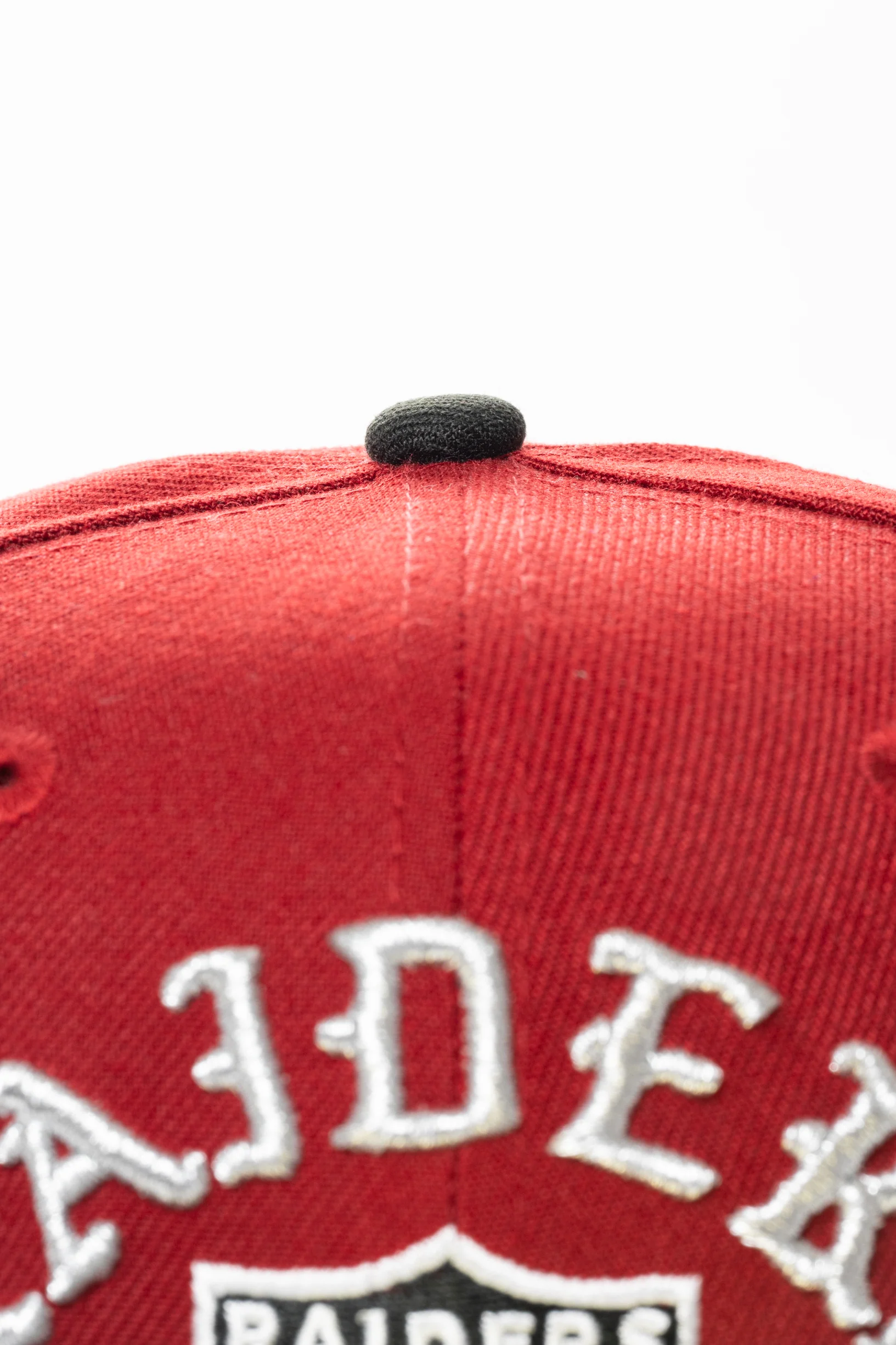 NEW ERA "RED RAIDERS" LAS VEGAS RAIDERS FITTED HAT (H RED/BLACK) - Image 5