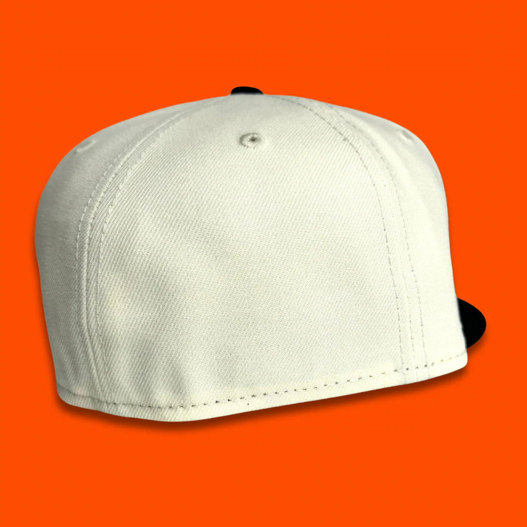 NEW ERA “RETRO SCRIPT" SF GIANTS FITTED HAT (CHROME WHITE/BLACK) - Image 4