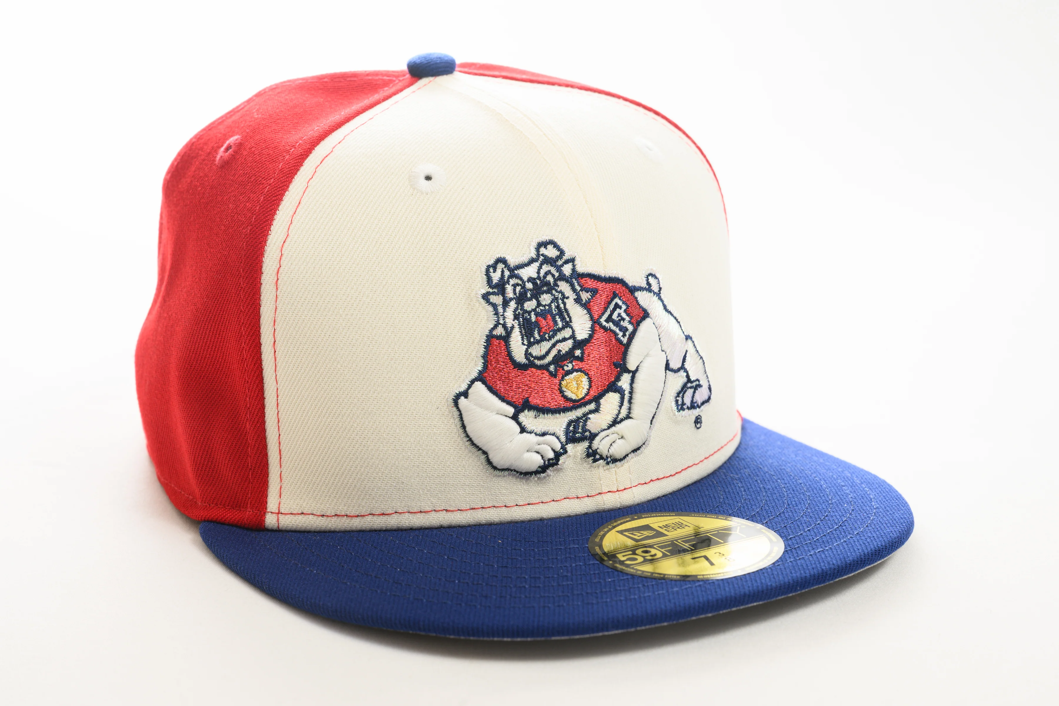 NEW ERA "SPLIT BLOCK" FRESNO STATE BULLDOGS FITTED HAT (SCARLET/CHROME/ROYAL)
