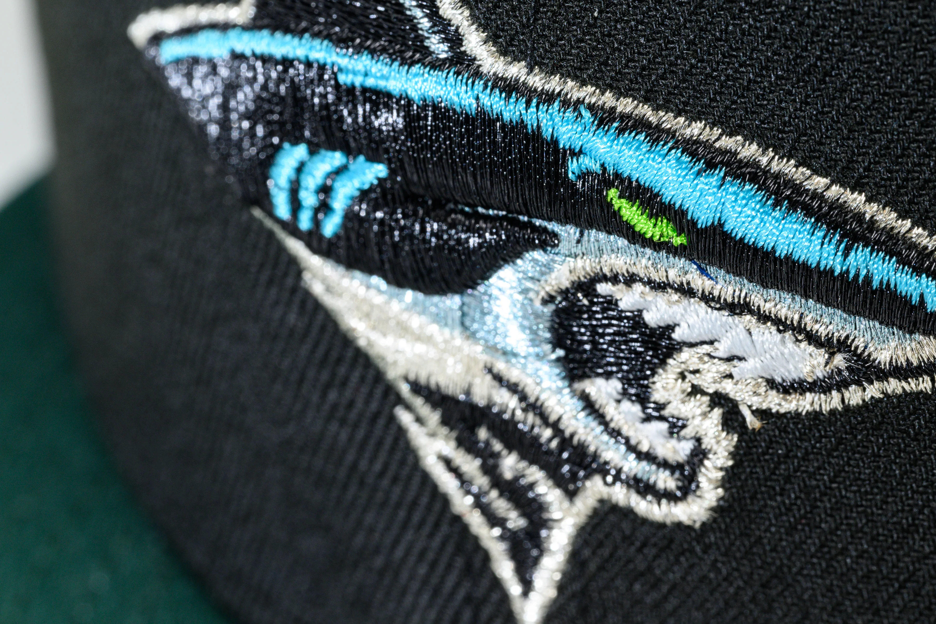 NEW ERA "STREETX” SAN JOSE SHARKS FITTED HAT (BLACK/SPARKLING GRAPE/DARK GREEN) - Image 11