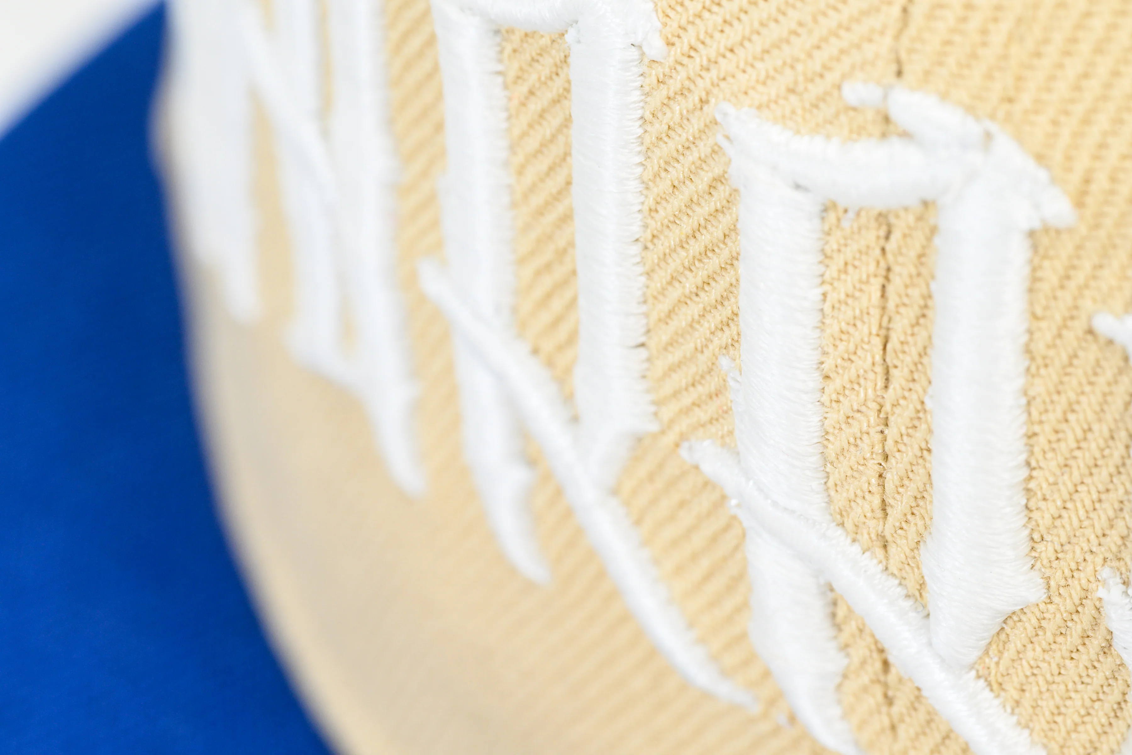 NEW ERA "STRENGTH IN NUMBERS” GOLDEN STATE WARRIORS FITTED HAT (VEGAS GOLD/ROYAL) - Image 6