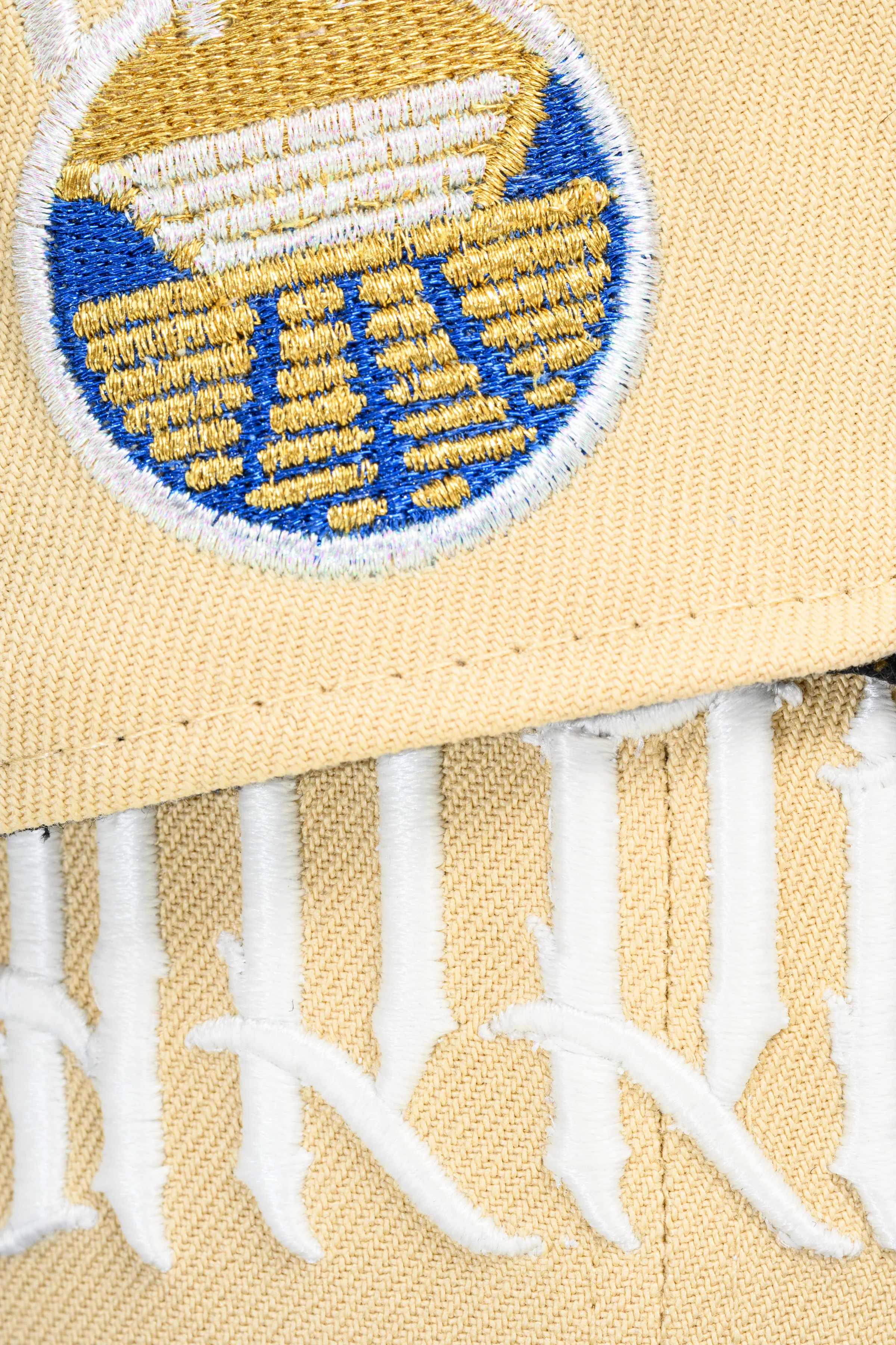 NEW ERA "STRENGTH IN NUMBERS” GOLDEN STATE WARRIORS FITTED HAT (VEGAS GOLD/ROYAL) - Image 8