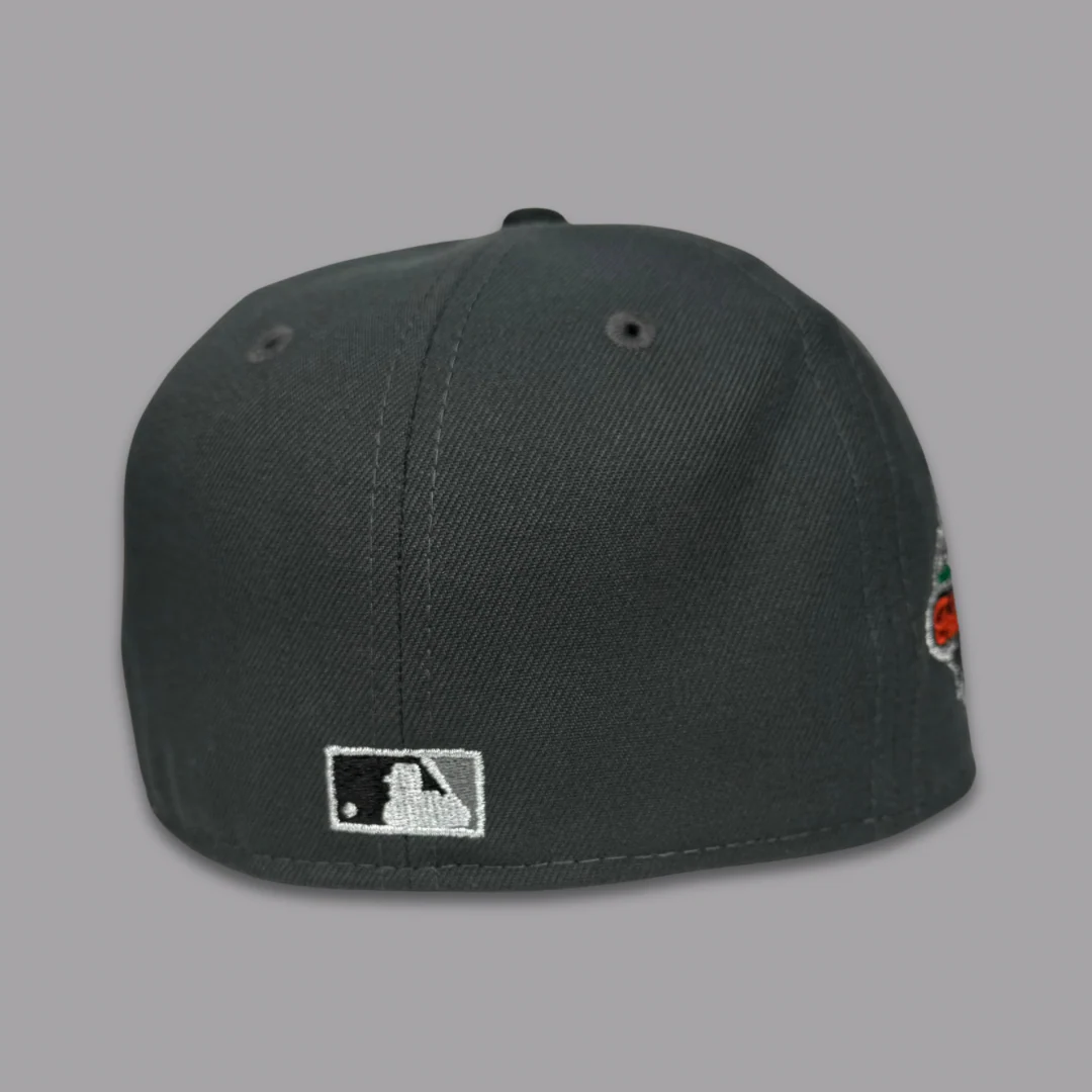 NEW ERA “THE ROCK" SF GIANTS FITTED HAT (GRAPHITE/BLACK HEATHER) - Image 3