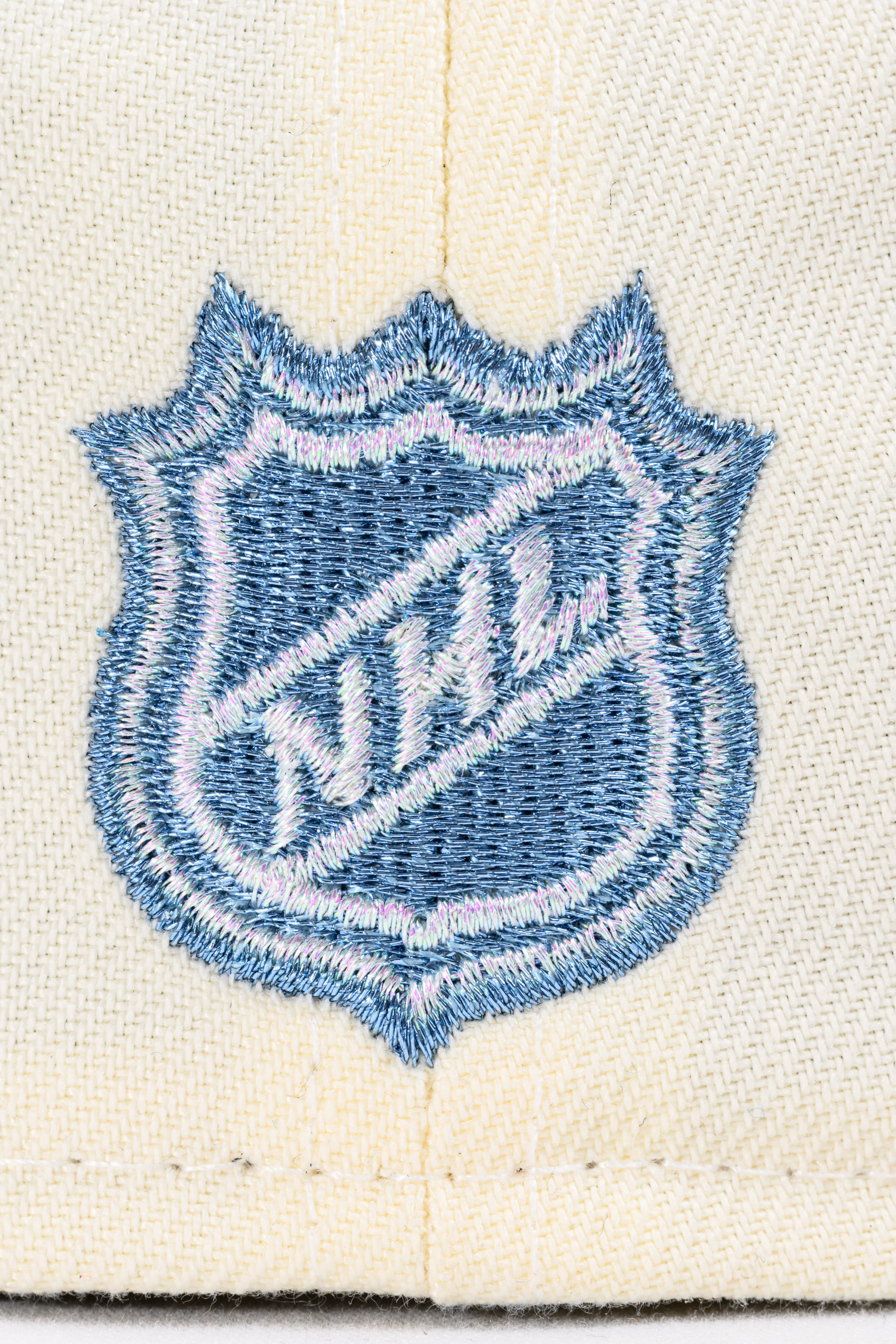 NEW ERA "THIN ICE" SAN JOSE SHARKS  FITTED HAT (CHROME/BLACK/LIGHT BLUE) - Image 3