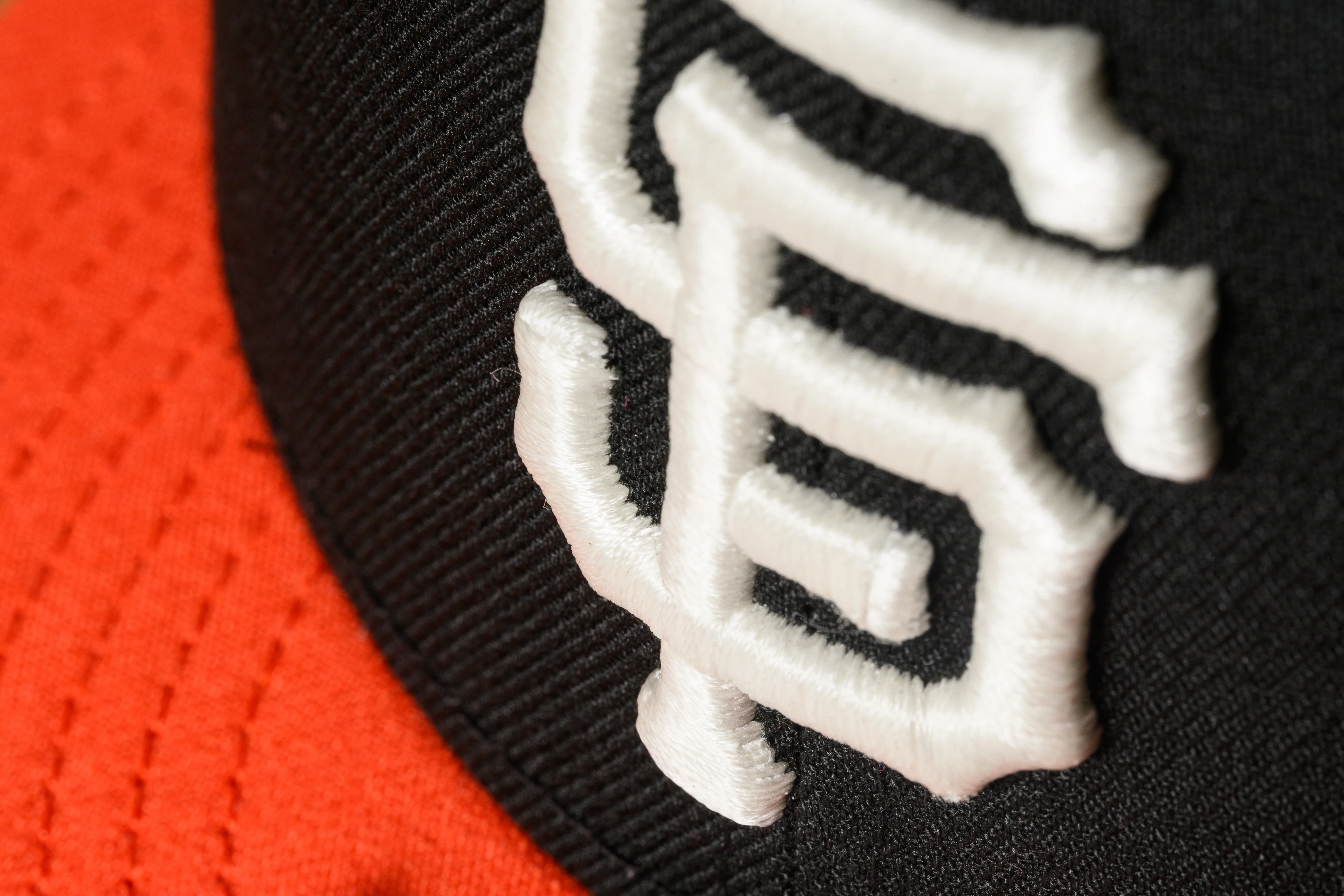 NEW ERA "TURF ICYS" SF GIANTS FITTED HAT (BLACK/ORANGE) - Image 4