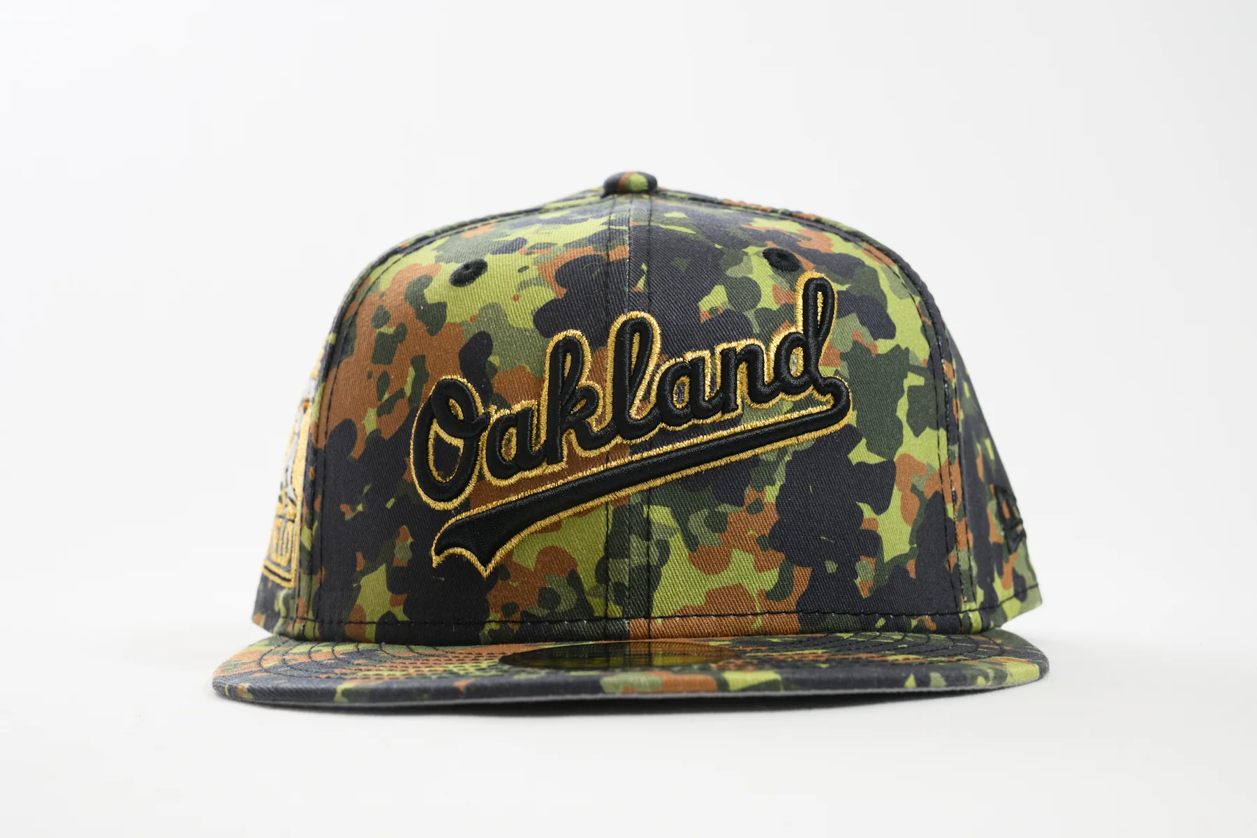 NEW ERA "TURF STORIES" OAKLAND A'S FITTED HAT (FLECKTARN CAMO/BLACK) - Image 8